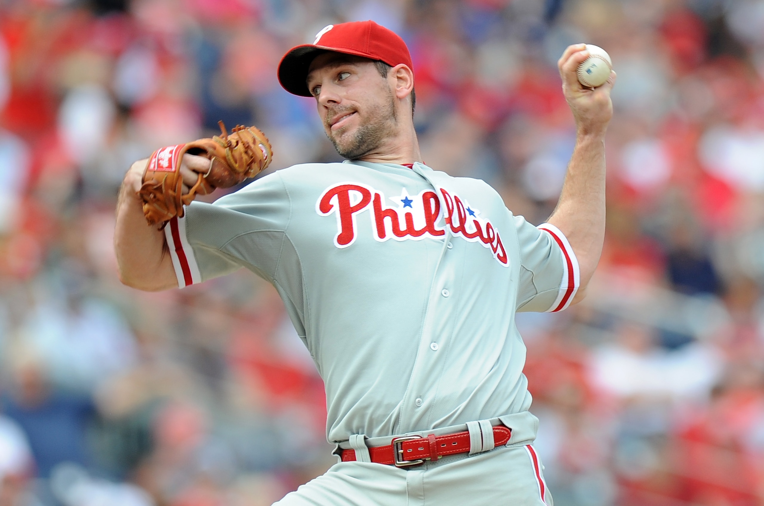 WASHINGTON, DC - OCTOBER 03:  Cliff Lee #33 of the Philadelphia Phillies pitches against the Washington Nationals  at Nationals Park on October 3, 2012 in Washington, DC.  (Photo by Greg Fiume/Getty Images)