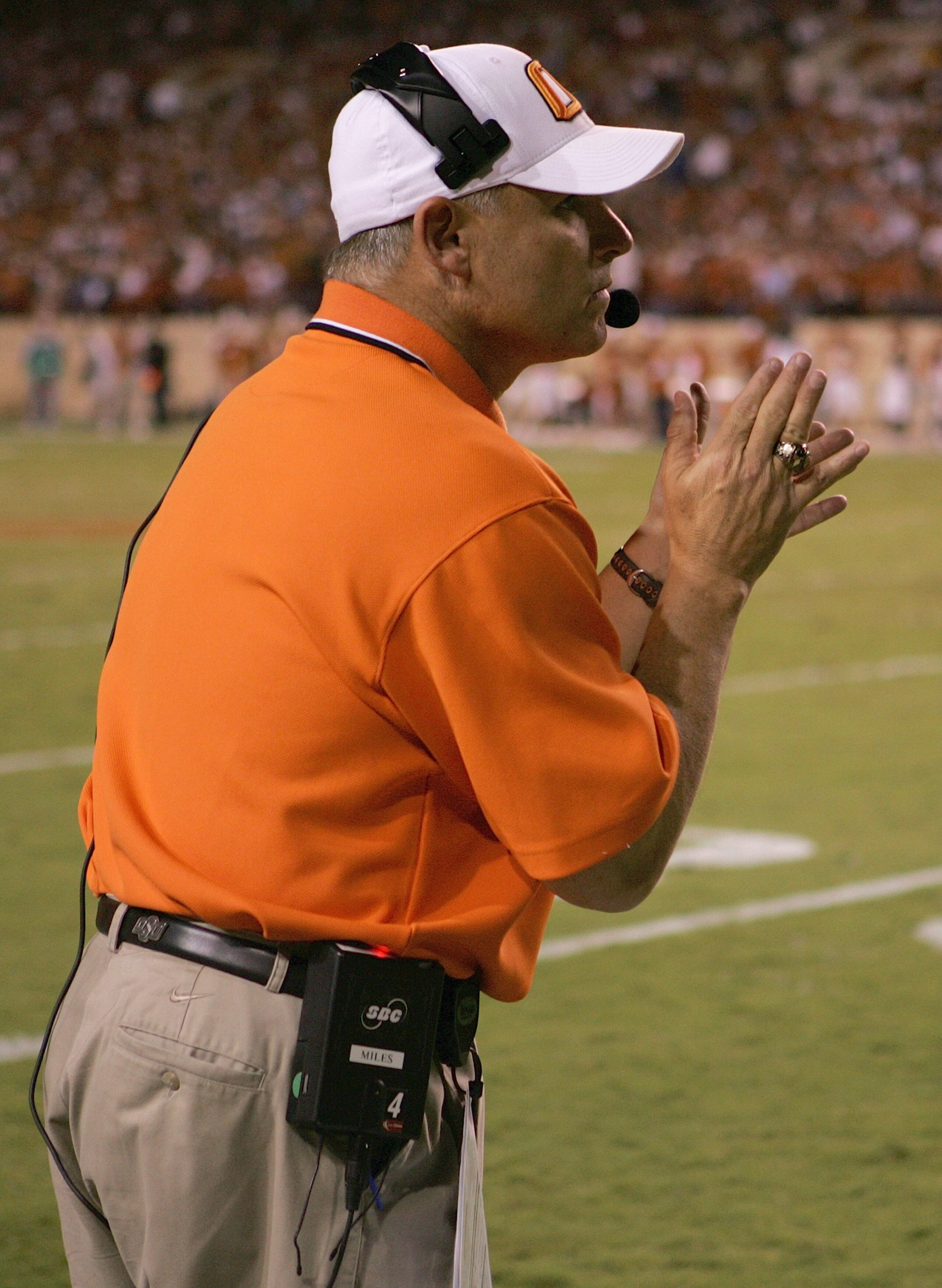 AUSTIN,TX - NOVEMBER 6: Oklahoma State Cowboys head coach Les Miles looks on while facing the Texas Longhorns during the game on November 06, 2004 at DKR Memorial Stadium in Austin, Texas. Texas defeated Oklahoma State 56-35. (Photo by Jonathan Daniel/Ge AUSTIN,TX - NOVEMBER 6: Oklahoma State Cowboys head coach Les Miles looks on while facing the Texas Longhorns during the game on November 06, 2004 at DKR Memorial Stadium in Austin, Texas. Texas defeated Oklahoma State 56-35. (Photo by Jonathan Daniel/Ge