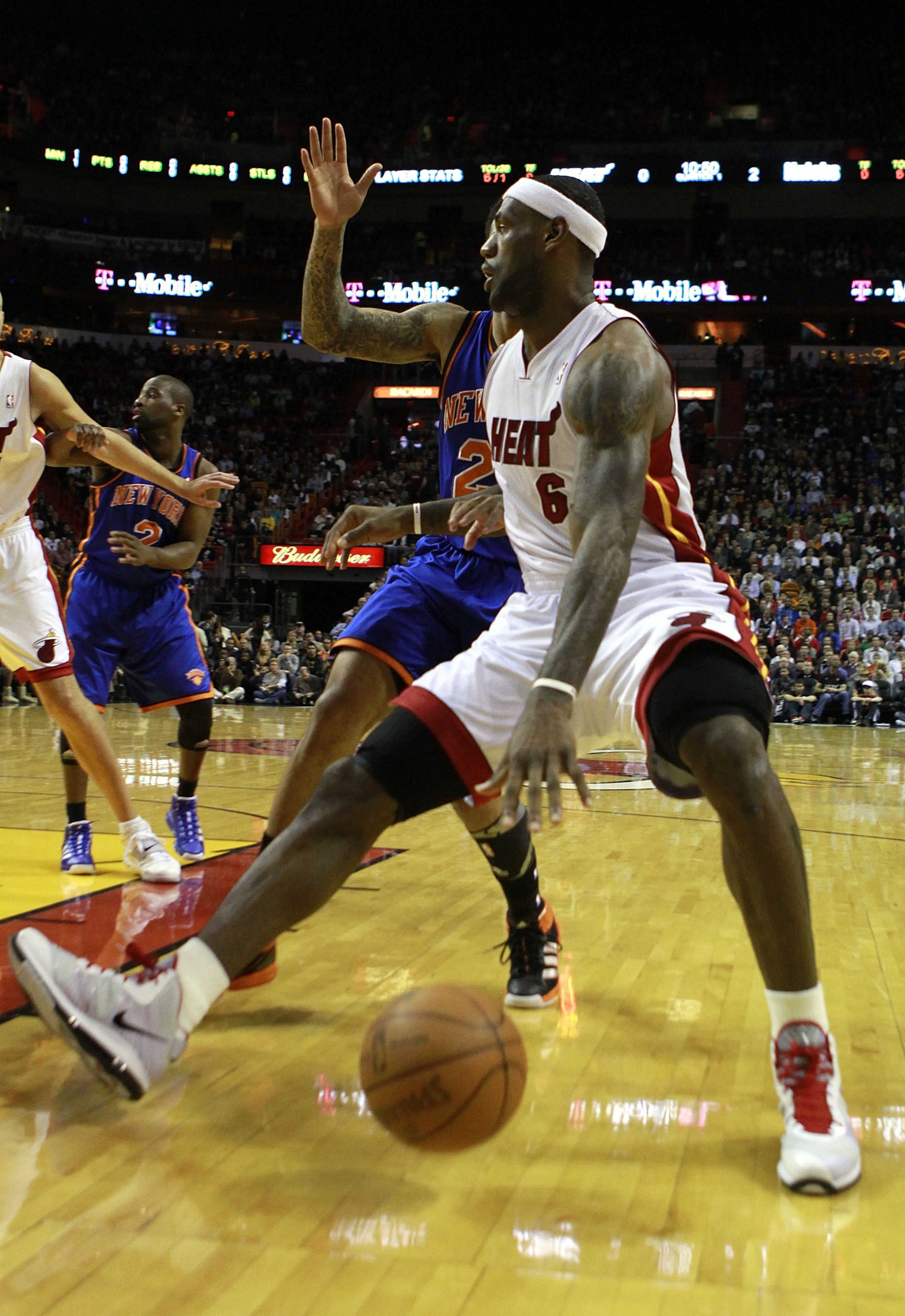 MIAMI - DECEMBER 28:  LeBron James #6 of the Miami Heat shoots controls the ball against the New York Knicks at American Airlines Arena on December 28, 2010 in Miami, Florida.  (Photo by Marc Serota/Getty Images)