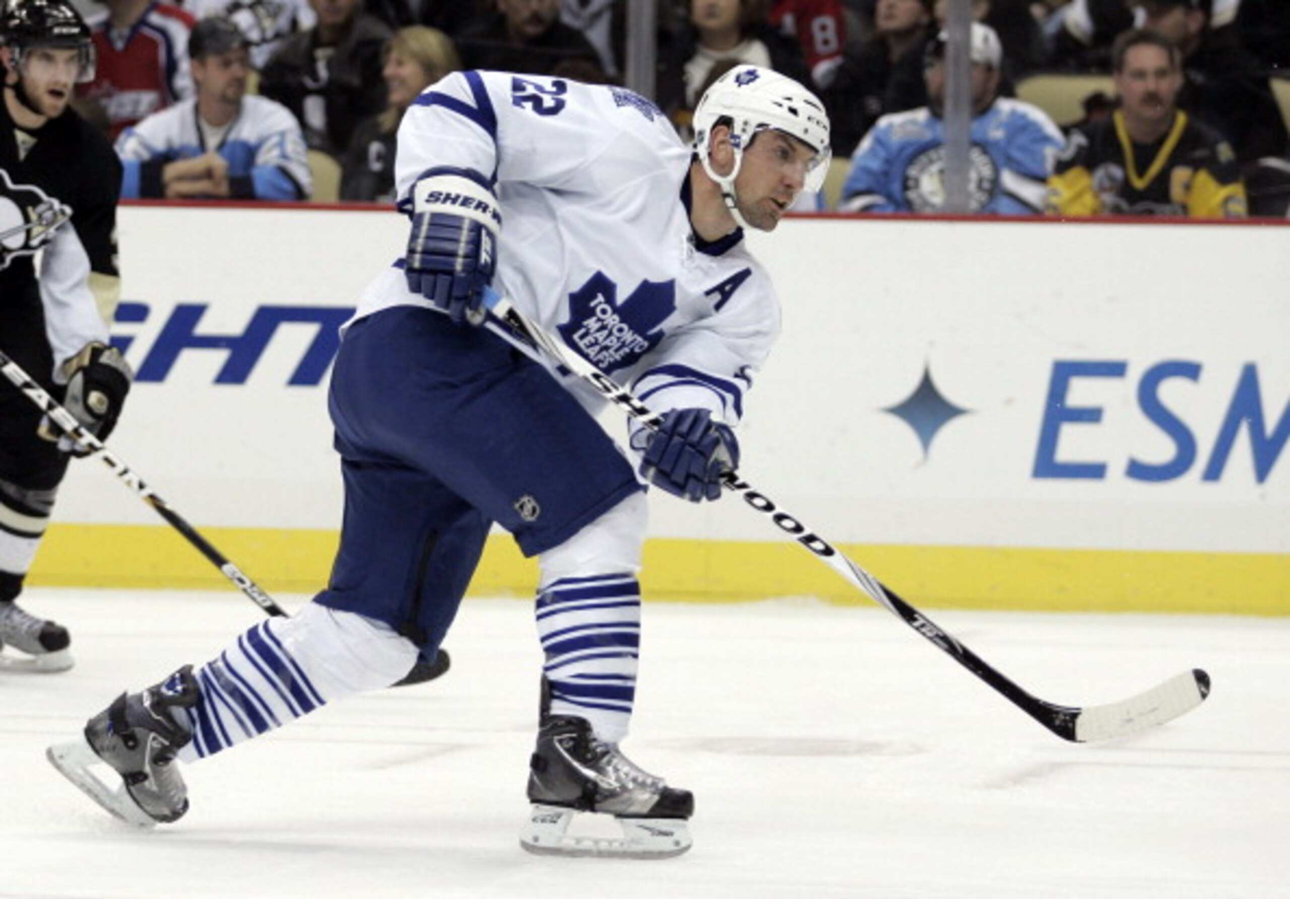 PITTSBURGH, PA - DECEMBER 08: Francois Beauchemin #22 of the Toronto Maple Leafs skates against the Pittsburgh Penguins at Consol Energy Center on December 8, 2010 in Pittsburgh, Pennsylvania. Penguins defeated the Maple Leafs 5-2. (Photo by Justin K. PITTSBURGH, PA - DECEMBER 08: Francois Beauchemin #22 of the Toronto Maple Leafs skates against the Pittsburgh Penguins at Consol Energy Center on December 8, 2010 in Pittsburgh, Pennsylvania. Penguins defeated the Maple Leafs 5-2. (Photo by Justin K.