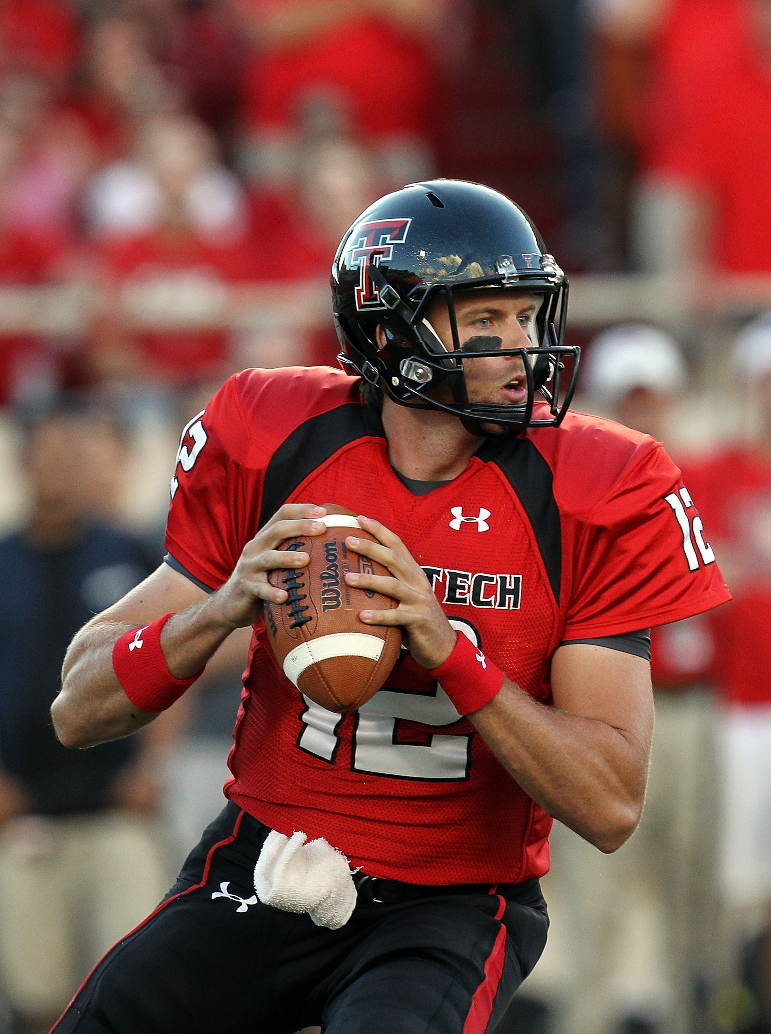 LUBBOCK, TX - SEPTEMBER 18:  Quarterback Taylor Potts #12 of the Texas Tech Red Raiders against the Texas Longhorns at Jones AT&T Stadium on September 18, 2010 in Lubbock, Texas.  (Photo by Ronald Martinez/Getty Images)