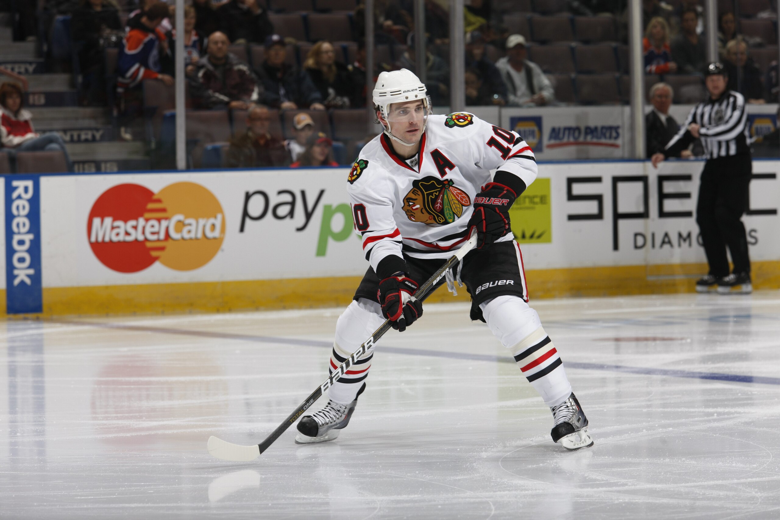 EDMONTON, CANADA - NOVEMBER 17: Patrick Sharp #10 of the Chicago Black Hawks skates against the Edmonton Oilers on November 17, 2010 at Rexall Place in Edmonton, Alberta, Canada. (Photo by Dale MacMillan/Getty Images)