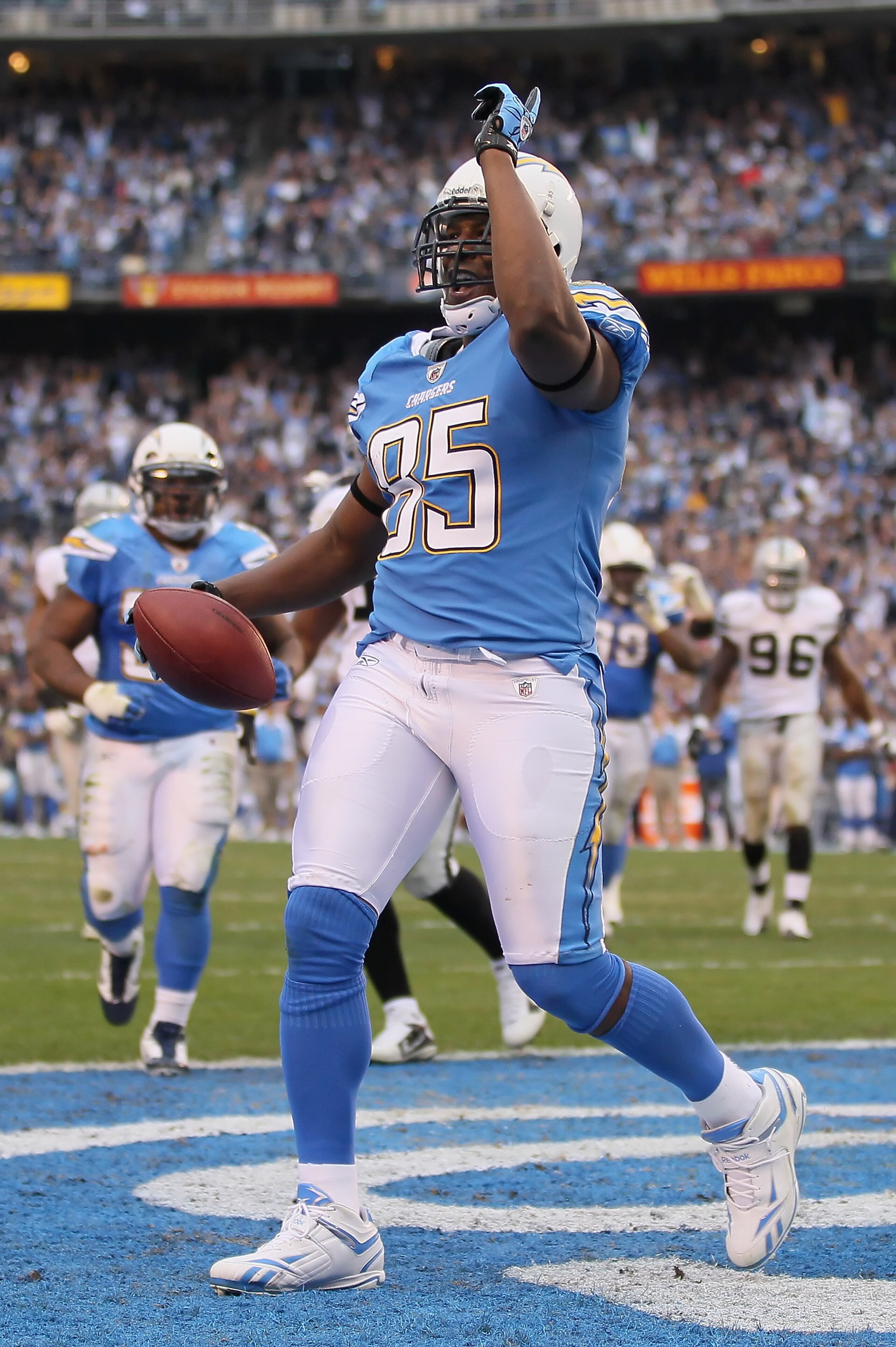 SAN DIEGO - DECEMBER 05:  Tight end Antonio Gates #85 of the San Diego Chargers celebrates a touchdown in the fourth quarter against the Oakland Raiders at Qualcomm Stadium on December 5, 2010 in San Diego, California. The Raiders defeated the Chargers 28