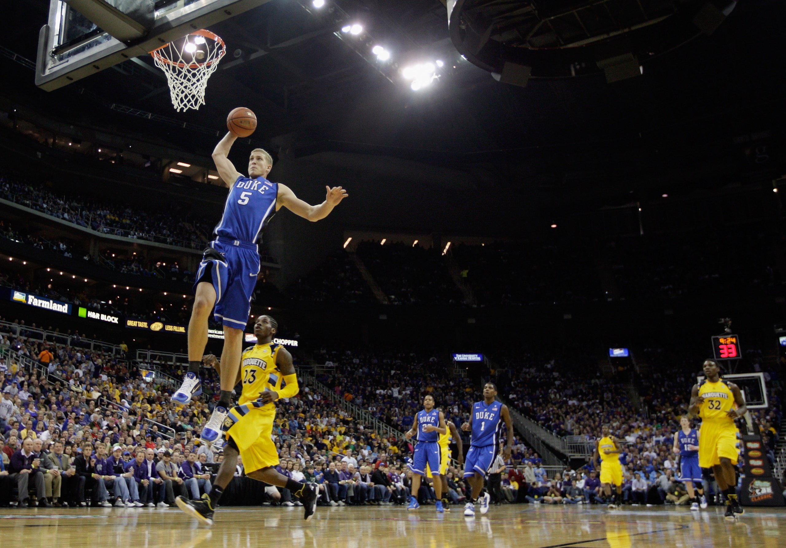 KANSAS CITY, MO - NOVEMBER 22:  Mason Plumlee #5 of the Duke Blue Devils in action during the CBE Classic game against the Marquette Golden Eagles on November 22, 2010 at the Sprint Center in Kansas City, Missouri.  (Photo by Jamie Squire/Getty Images)