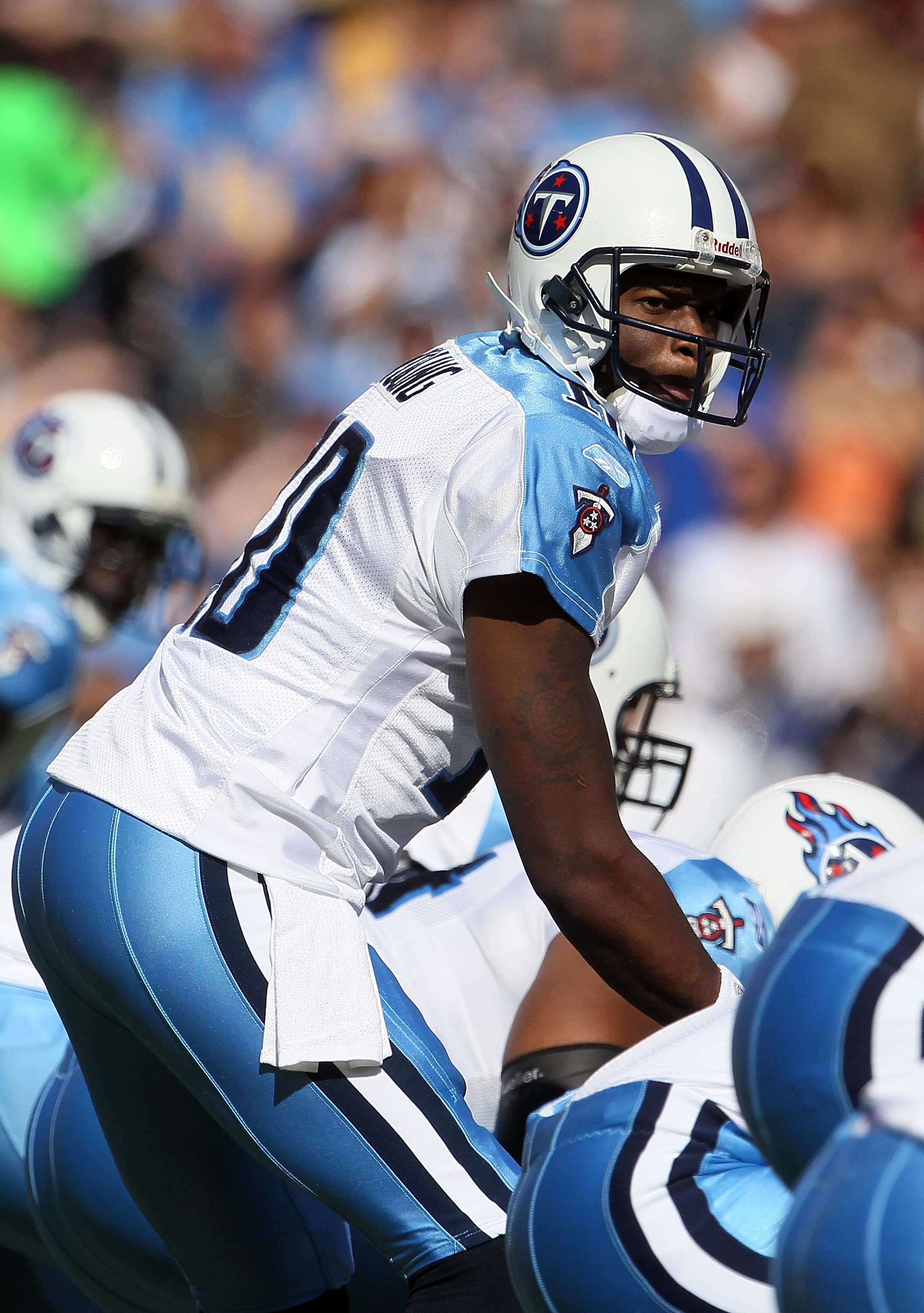 SAN DIEGO - OCTOBER 31: Quarterback Vince Young #10 of the Tennessee Titans plays against the San Diego Chargers in the game at Qualcomm Stadium on October 31, 2010 in San Diego, California. The Chargers defeated the Titans 33-25. (Photo by Jeff Gross/G