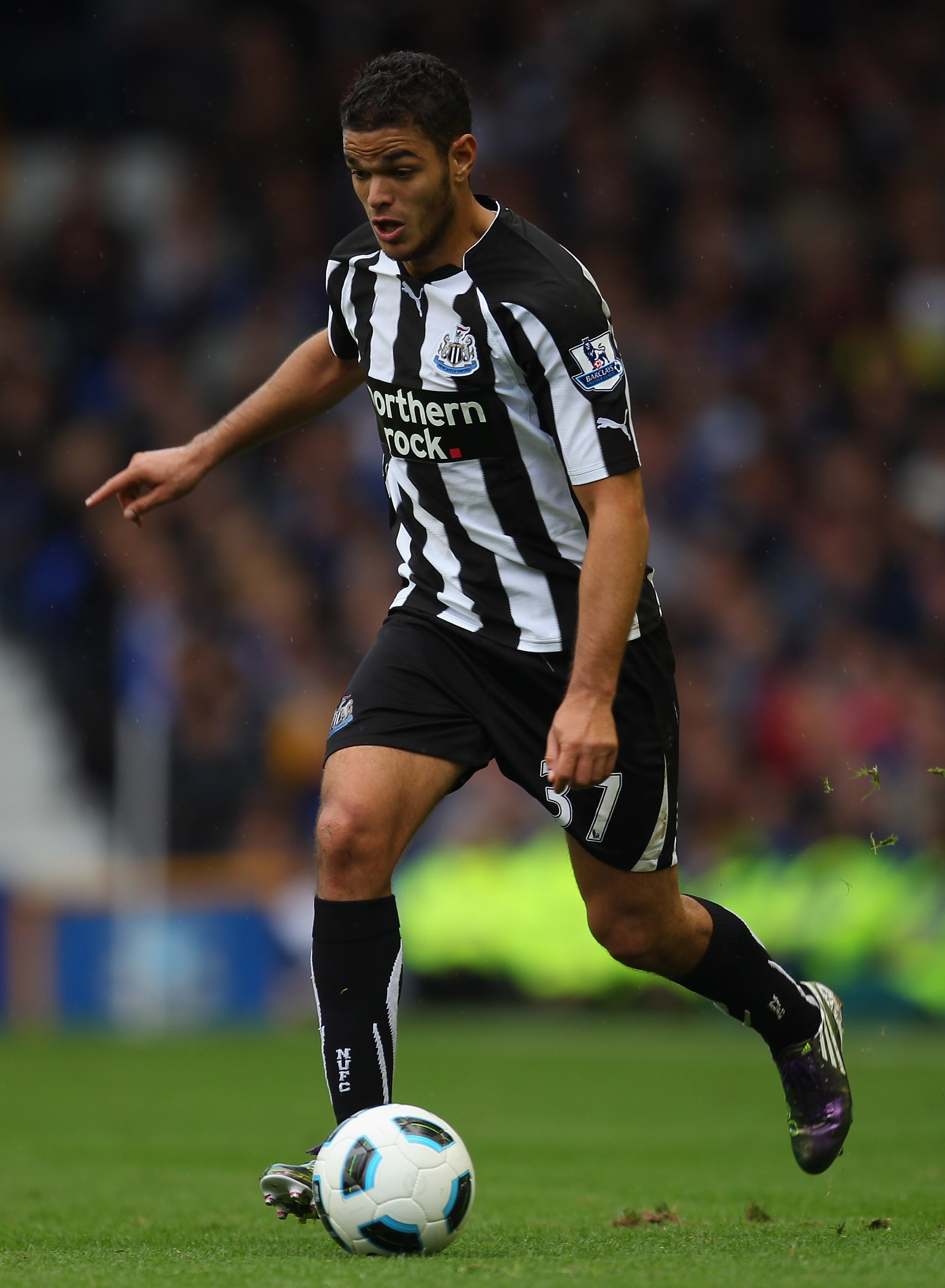 LIVERPOOL, ENGLAND - SEPTEMBER 18:  Hatem Ben Arfa of Newcastle United in action during the Barclays Premier League match between Everton and Newcastle United at Goodison Park on September 18, 2010 in Liverpool, England.  (Photo by Alex Livesey/Getty Imag