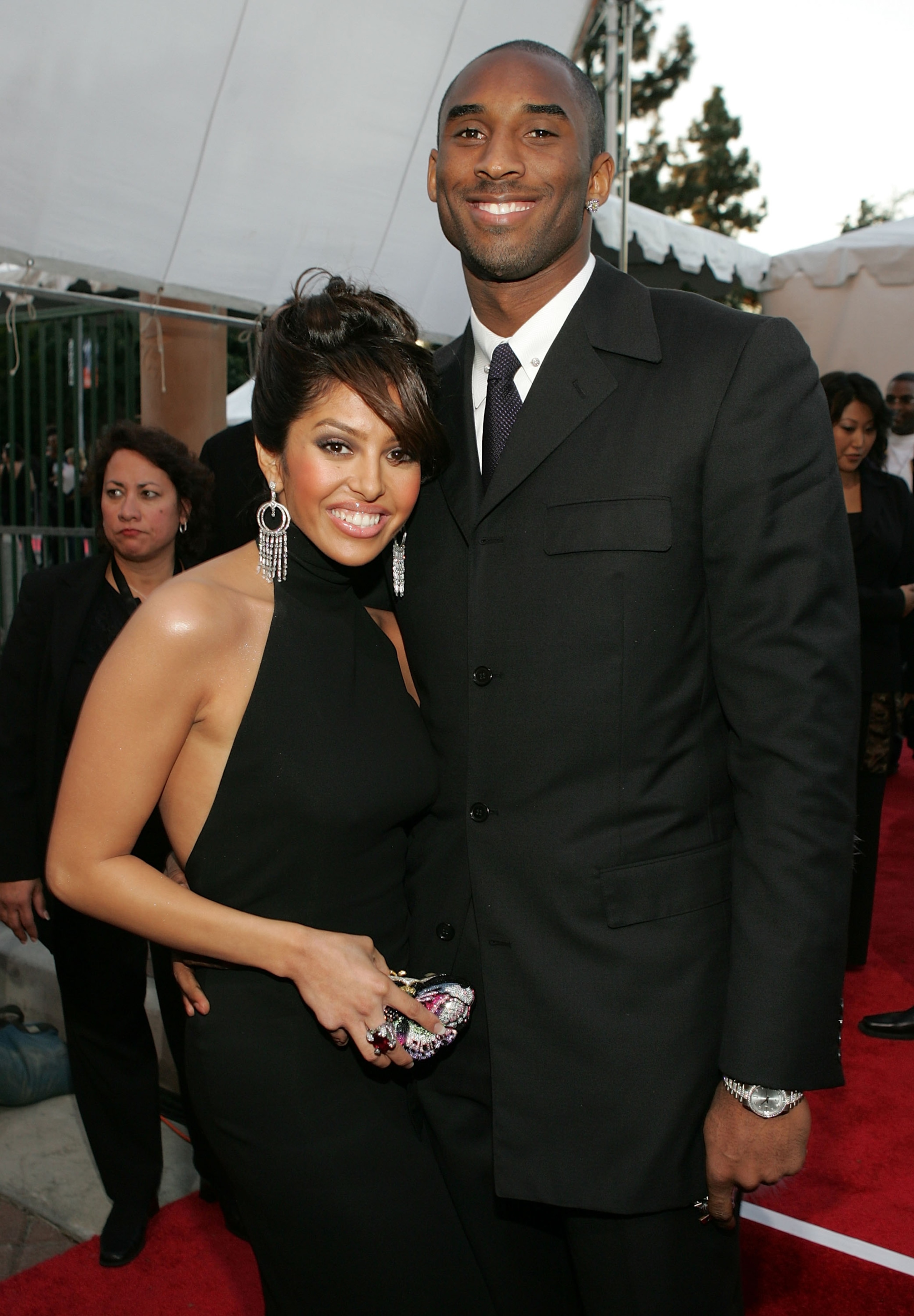 LOS ANGELES - NOVEMBER 14:  Lakers basketball player Kobe Bryant and his wife Vanessa arrive to the 32nd Annual 'American Music Awards' at the Shrine Auditorium November 14, 2004 in Los Angeles, California.  (Photo by Frank Micelotta/Getty Images)