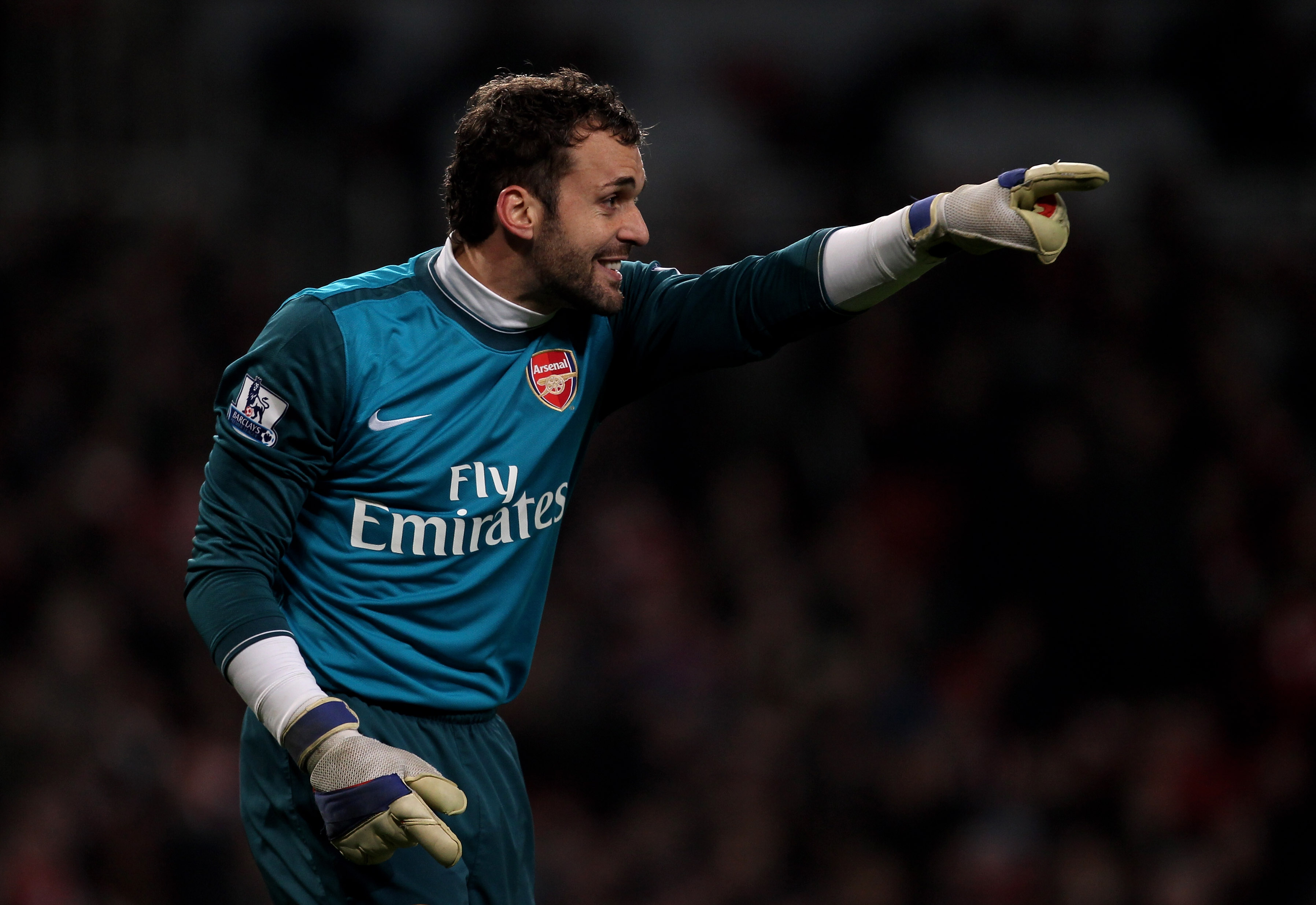 LONDON, ENGLAND - JANUARY 20:  Manuel Almunia, goalkeeper of Arsenal, gives instructions during the Barclays Premier League match between Arsenal and Bolton Wanderers at The Emirates Stadium on January 20, 2010 in London, England.  (Photo by Julian Finney