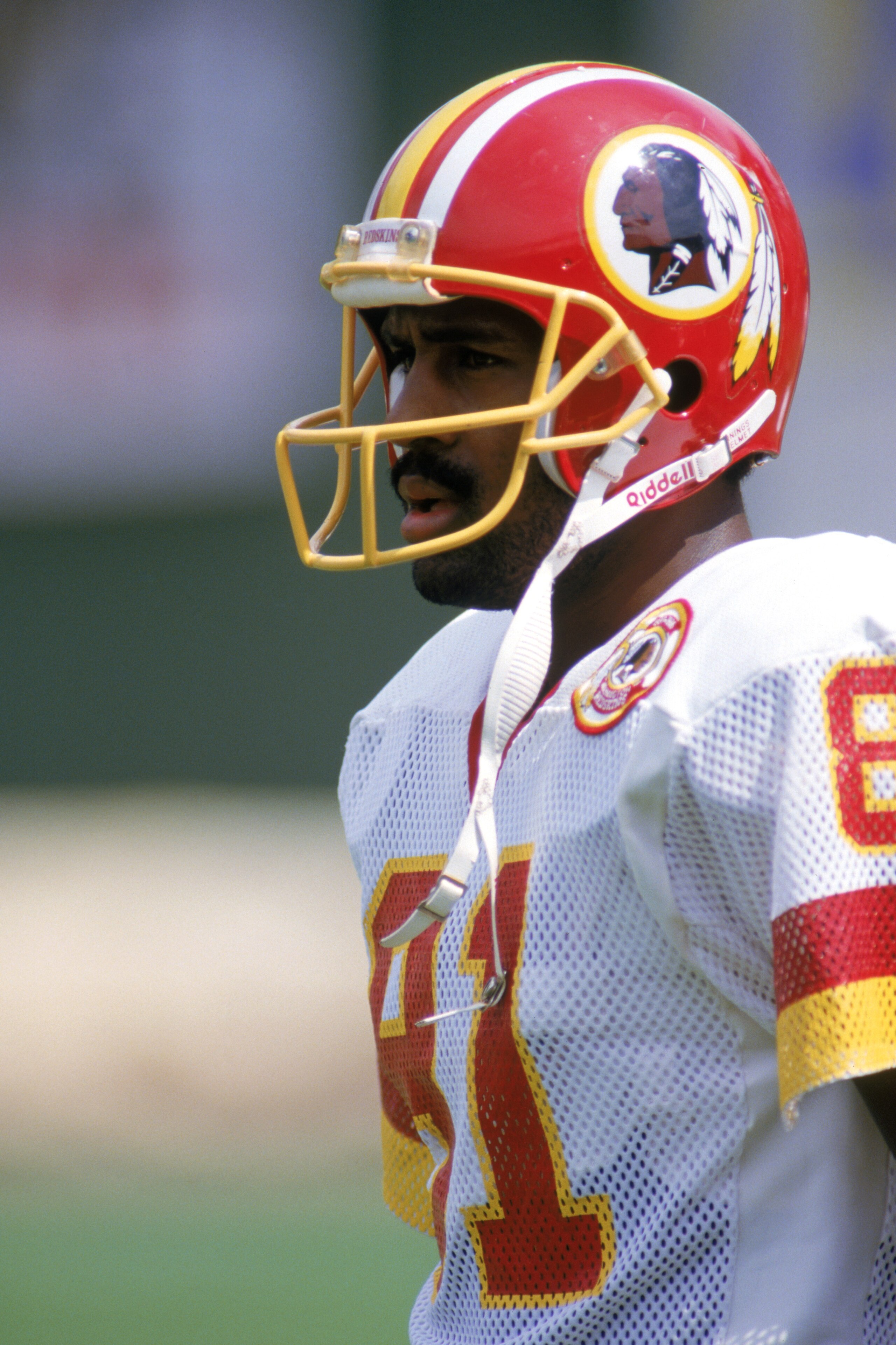 1986:  Wide receiver Art Monk #81 of the Washington Redskins looks on during a 1986 NFL season game.  (Photo by Rick Stewart/Getty Images)