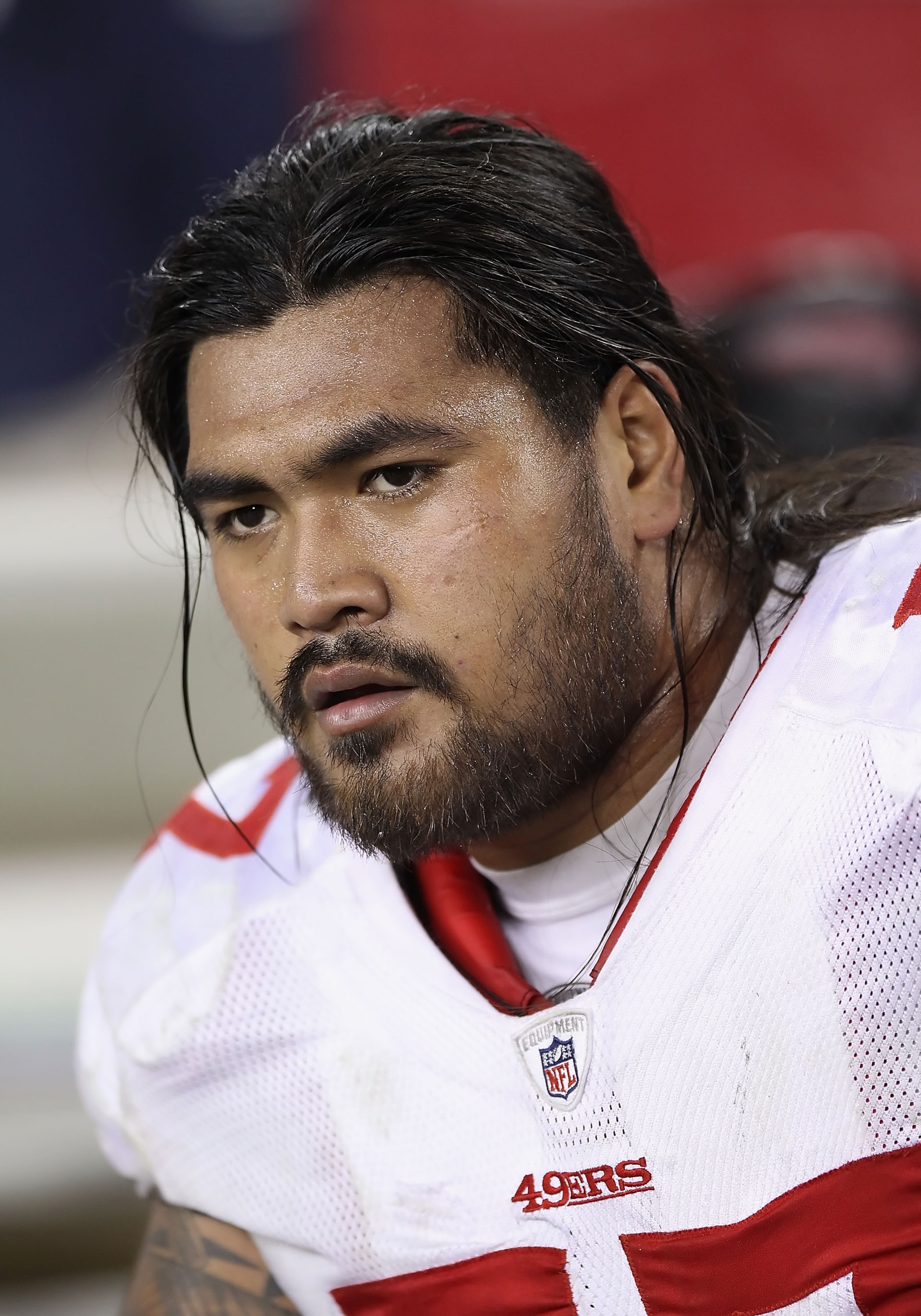 GLENDALE, AZ - NOVEMBER 29: Guard Mike Iupati #77 of the San Francisco 49ers during the NFL game against the Arizona Cardinals at the University of Phoenix Stadium on November 29, 2010 in Glendale, Arizona. (Photo by Christian Petersen/Getty Images) GLENDALE, AZ - NOVEMBER 29: Guard Mike Iupati #77 of the San Francisco 49ers during the NFL game against the Arizona Cardinals at the University of Phoenix Stadium on November 29, 2010 in Glendale, Arizona. (Photo by Christian Petersen/Getty Images)