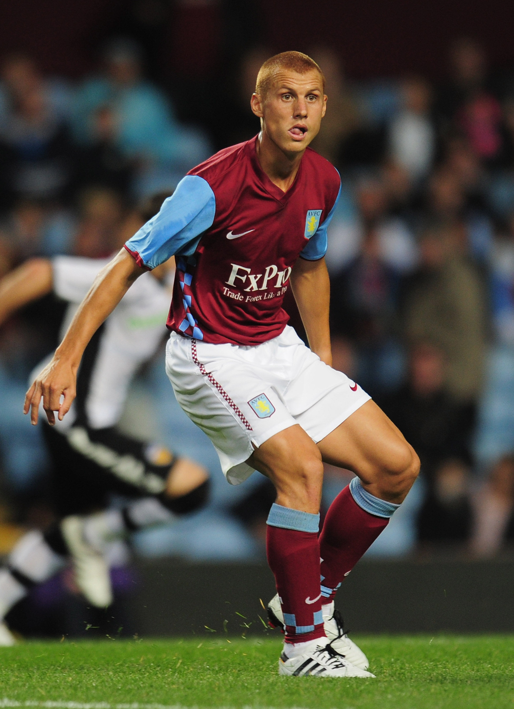 BIRMINGHAM, ENGLAND - AUGUST 06:  Steve Sidwell of Aston Villa in action during the friendly match between Aston Villa and Valencia at Villa Park on August 6, 2010 in Birmingham, England.  (Photo by Shaun Botterill/Getty Images)