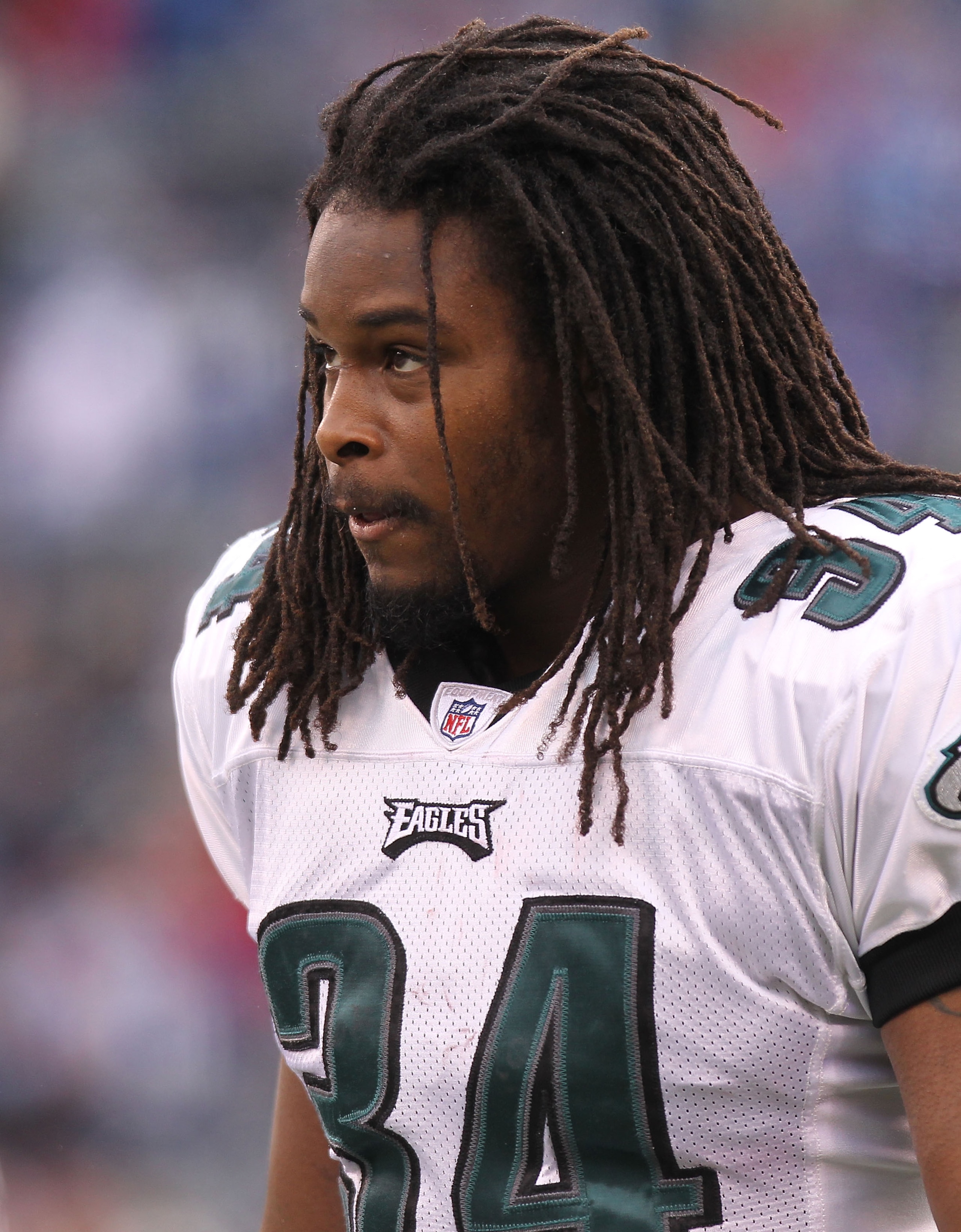 EAST RUTHERFORD, NJ - DECEMBER 19: Eldra Buckley #34 of the Philadelphia Eagles against the New York Giants at New Meadowlands Stadium on December 19, 2010 in East Rutherford, New Jersey.  (Photo by Nick Laham/Getty Images)