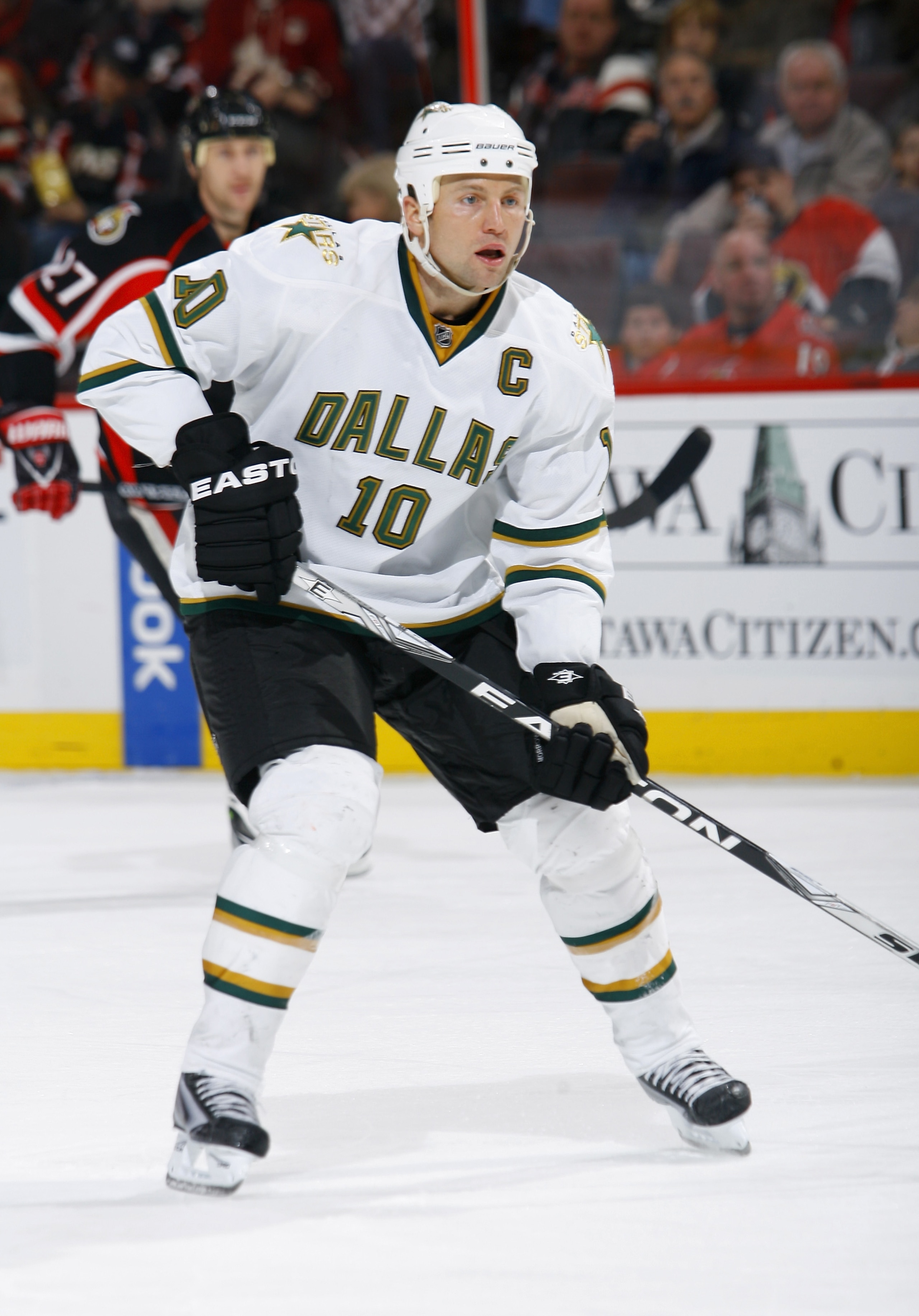 OTTAWA, ON - NOVEMBER 24: Brenden Morrow #10 of the Dallas Stars skates in a game against the Ottawa Senators at Scotiabank Place on November 24, 2010 in Ottawa, Ontario, Canada. (Photo by Phillip MacCallum/Getty Images)