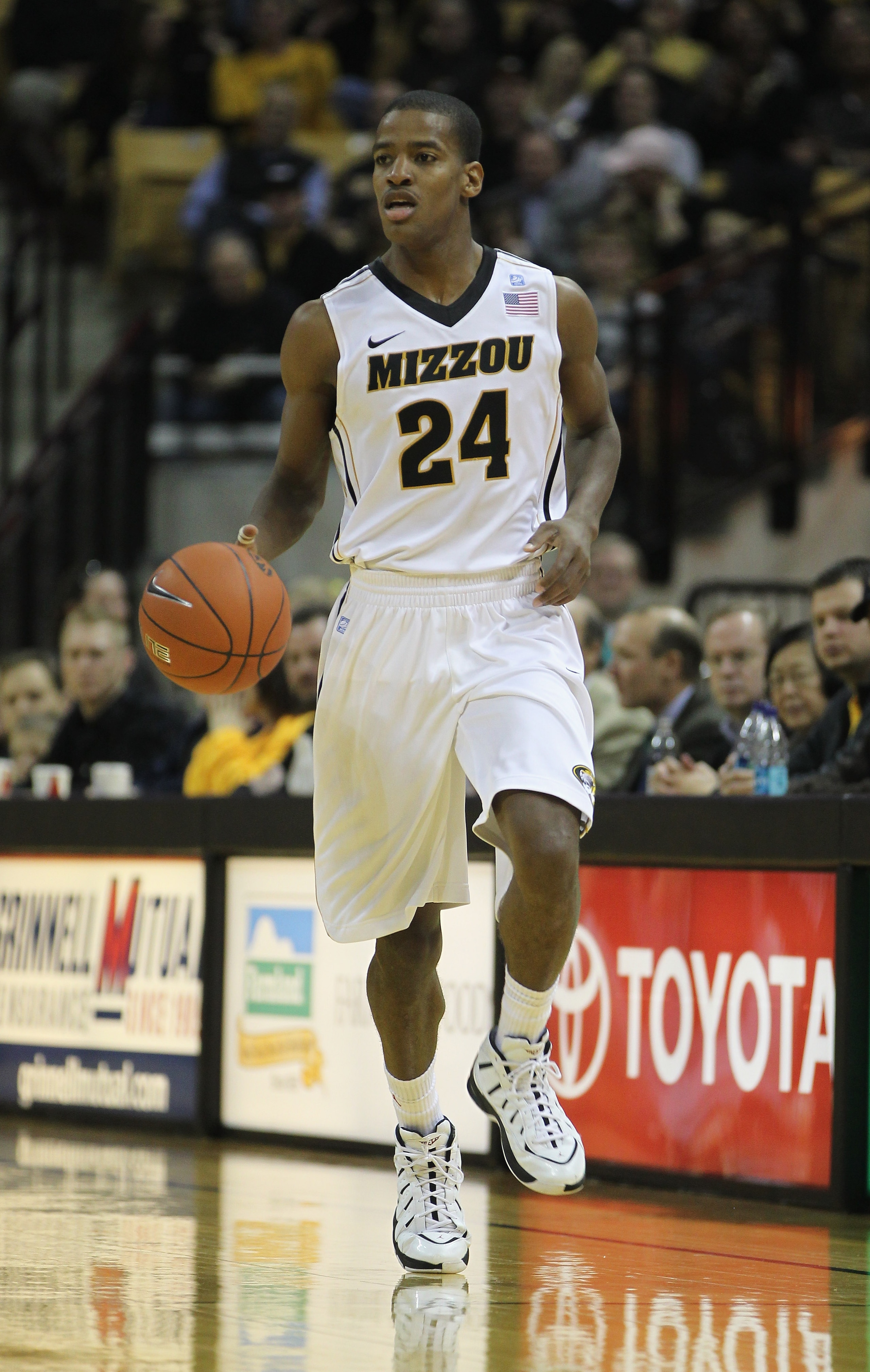 COLUMBIA, MO - DECEMBER 08:  Kim English #24 of the Missouri Tigers in action during the game against the Vanderbilt Commodores on December 8, 2010 at Mizzou Arena in Columbia, Missouri.  (Photo by Jamie Squire/Getty Images)