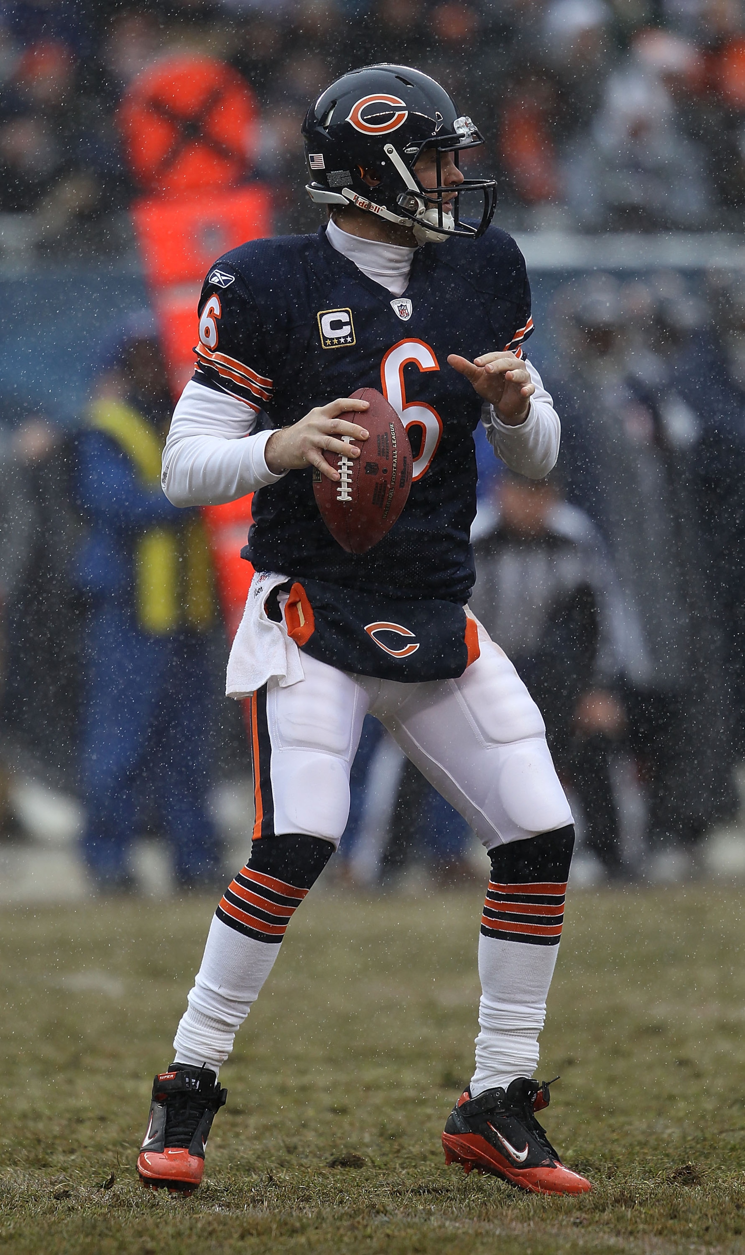CHICAGO, IL - DECEMBER 26: Jay Cutler #6 of the Chicago Bears looks for a receiver against the New York Jets at Soldier Field on December 26, 2010 in Chicago, Illinois. The Bears defeated the Jets 38-34. (Photo by Jonathan Daniel/Getty Images)