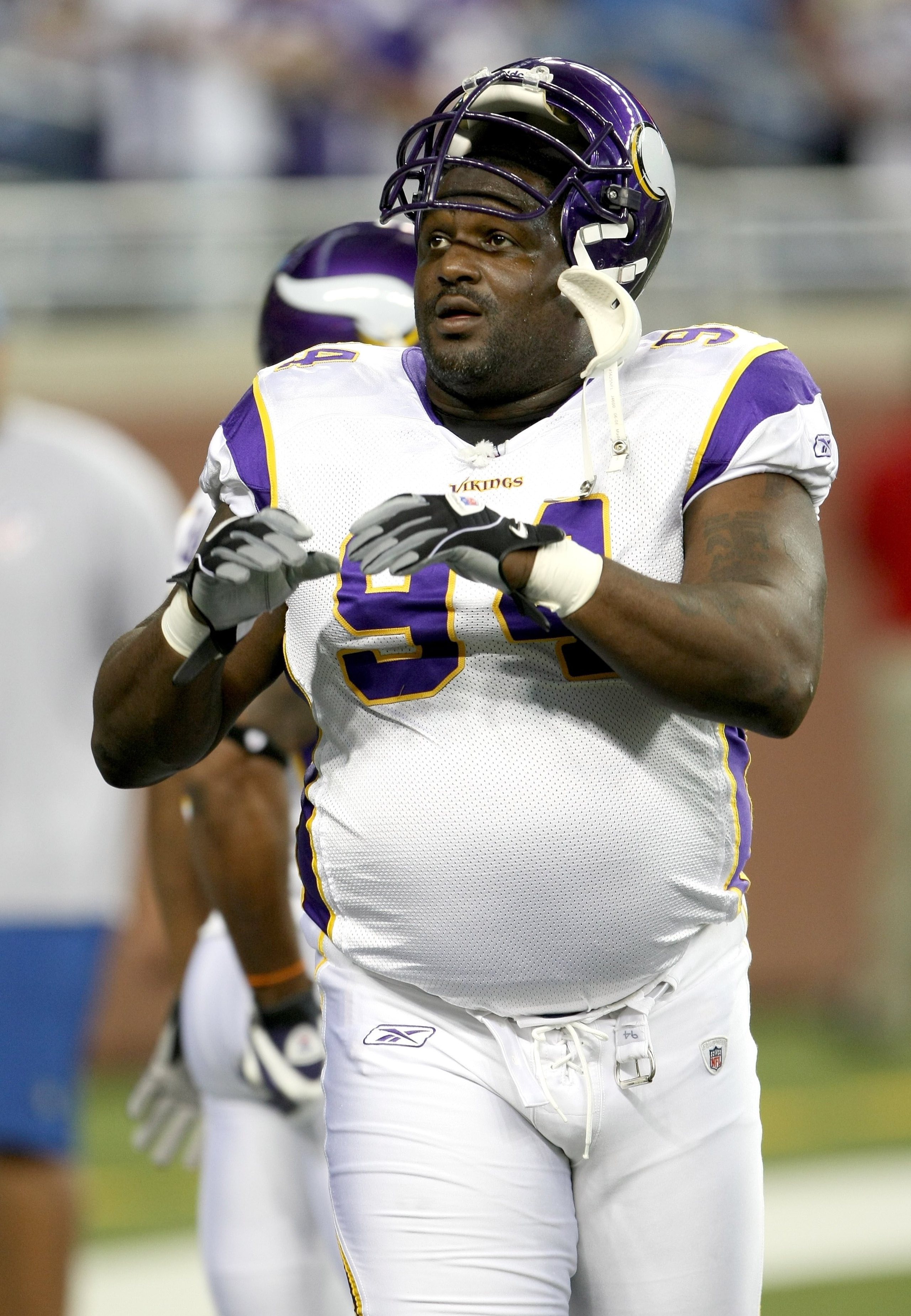 DETROIT - SEPTEMBER 20:  Defensive end Pat Williams #94 of the Minnesota Vikings warms up for the game against the Detroit Lions at Ford Field on September 20, 2009 in Detroit, Michigan. The Vikings won 27-13.  (Photo by Stephen Dunn/Getty Images)
