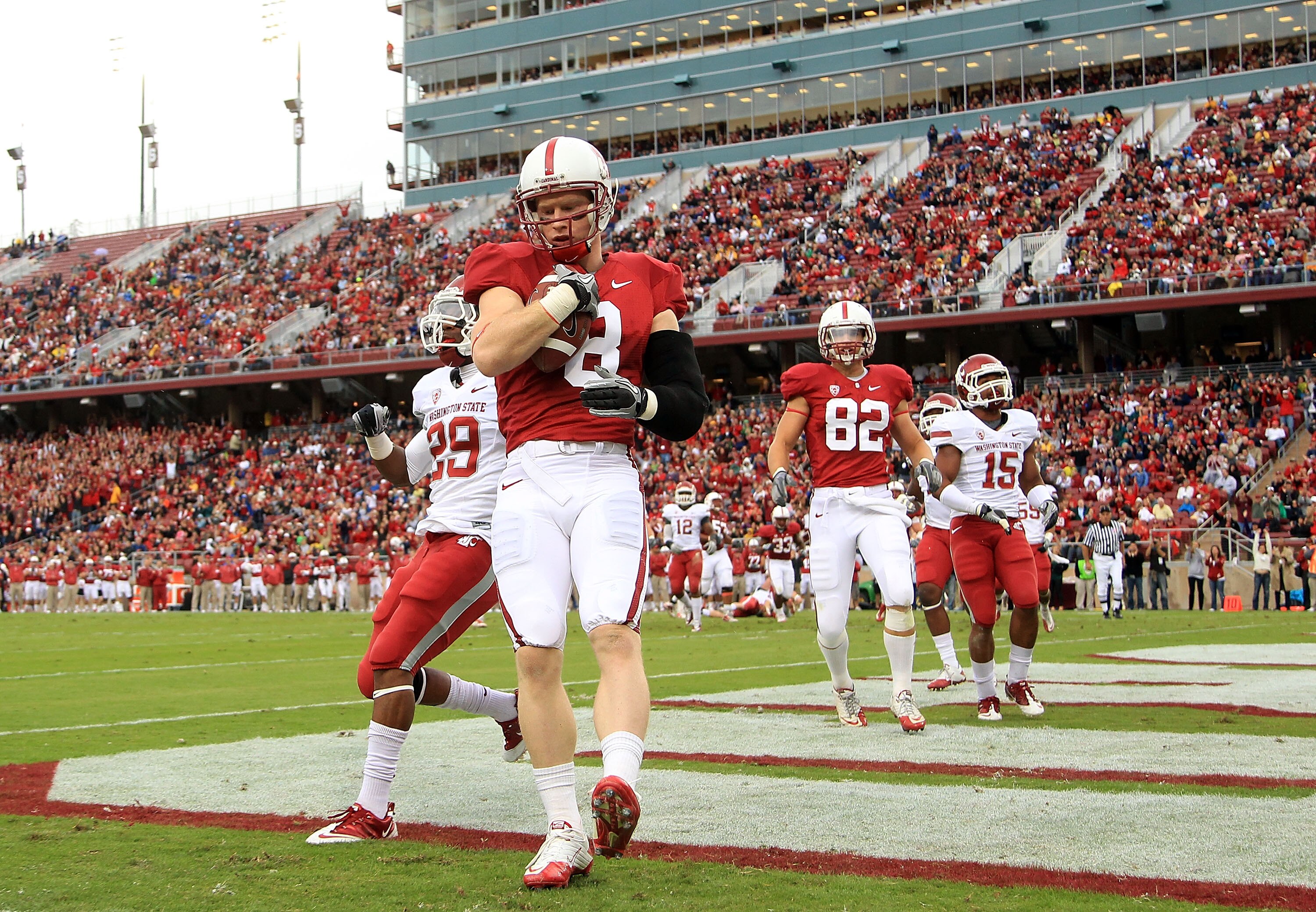PALO ALTO, CA - OCTOBER 23:  Ryan Whalen #8 of the Stanford Cardinal catches the ball for a touchdown against the Washington State Cougars at Stanford Stadium on October 23, 2010 in Palo Alto, California.  (Photo by Ezra Shaw/Getty Images)