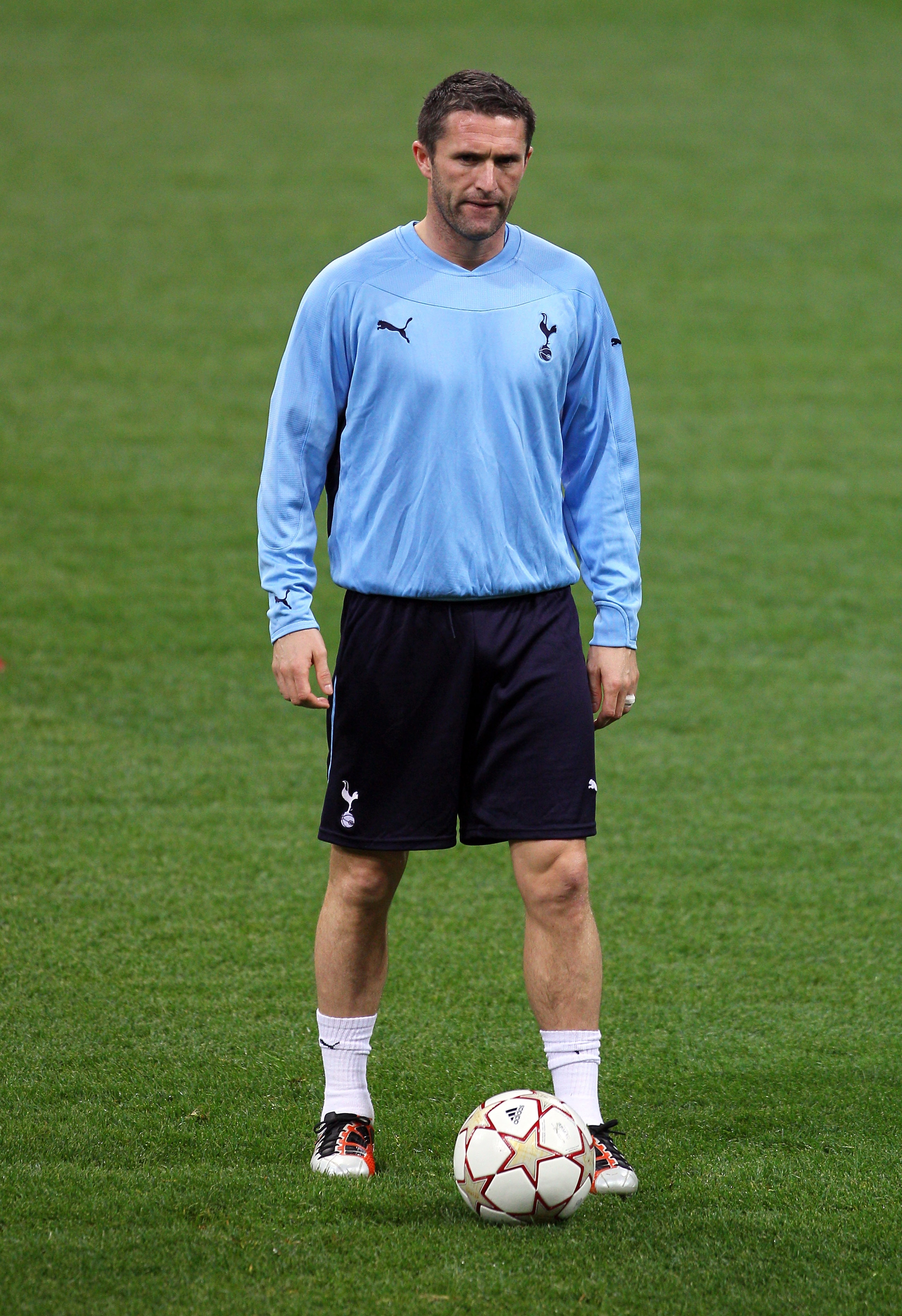 MILAN, ITALY - OCTOBER 19: Robbie Keane of Tottenham Hotspur during training ahead of their UEFA Champions League Group A match against Inter Milan, during a press conference at the San Siro Stadium on October 19, 2010 in Milan, Italy. (Photo by Clive Ro MILAN, ITALY - OCTOBER 19: Robbie Keane of Tottenham Hotspur during training ahead of their UEFA Champions League Group A match against Inter Milan, during a press conference at the San Siro Stadium on October 19, 2010 in Milan, Italy. (Photo by Clive Ro