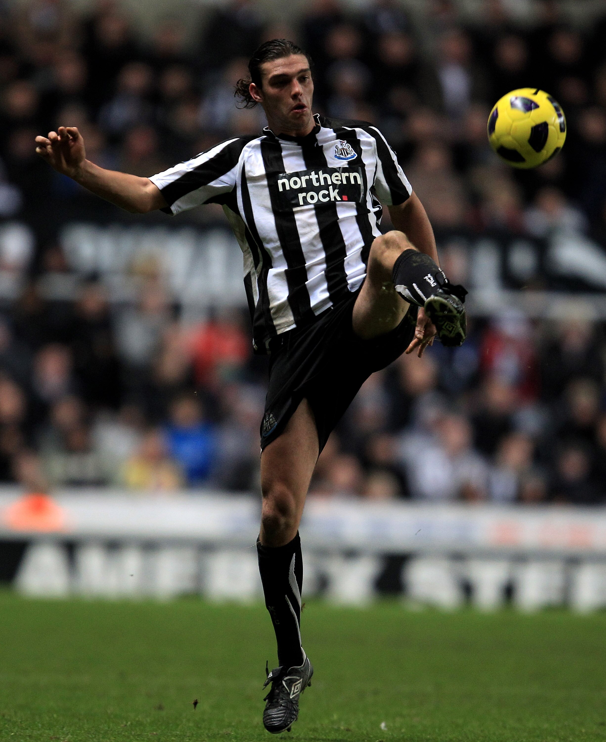 NEWCASTLE, UNITED KINGDOM - DECEMBER 11:  Andy Carroll of Newcastle United in action during the Barclays Premier League match between Newcastle United and Liverpool at St James' Park on December 11, 2010 in Newcastle, England. (Photo by Mark Thompson/Gett