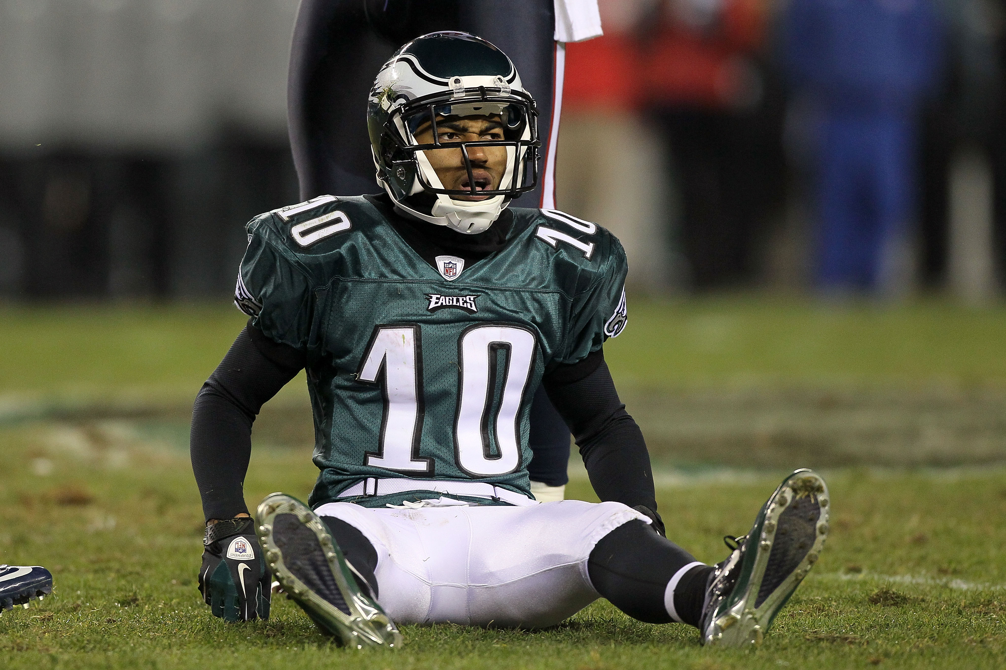 PHILADELPHIA, PA - DECEMBER 02:  DeSean Jackson #10 of the Philadelphia Eagles looks on as he sits on the turf against the Houston Texans at Lincoln Financial Field on December 2, 2010 in Philadelphia, Pennsylvania.  (Photo by Jim McIsaac/Getty Images)
