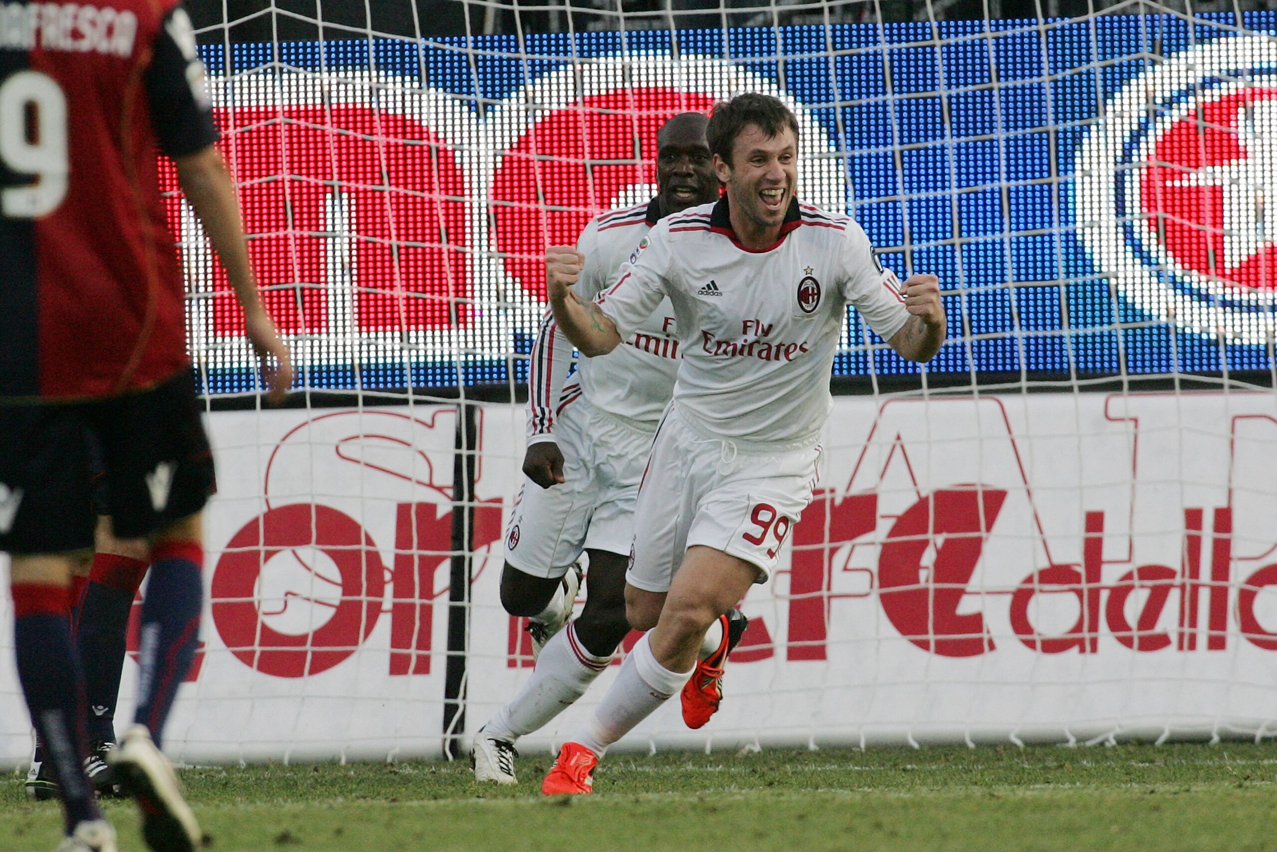 CAGLIARI, ITALY - JANUARY 06: Antonio Cassano celebrated the goal during the Serie A match between Cagliari and Milan at Stadio Sant'Elia on January 6, 2011 in Cagliari, Italy. (Photo by Enrico Locci/Getty Images) CAGLIARI, ITALY - JANUARY 06: Antonio Cassano celebrated the goal during the Serie A match between Cagliari and Milan at Stadio Sant'Elia on January 6, 2011 in Cagliari, Italy. (Photo by Enrico Locci/Getty Images)