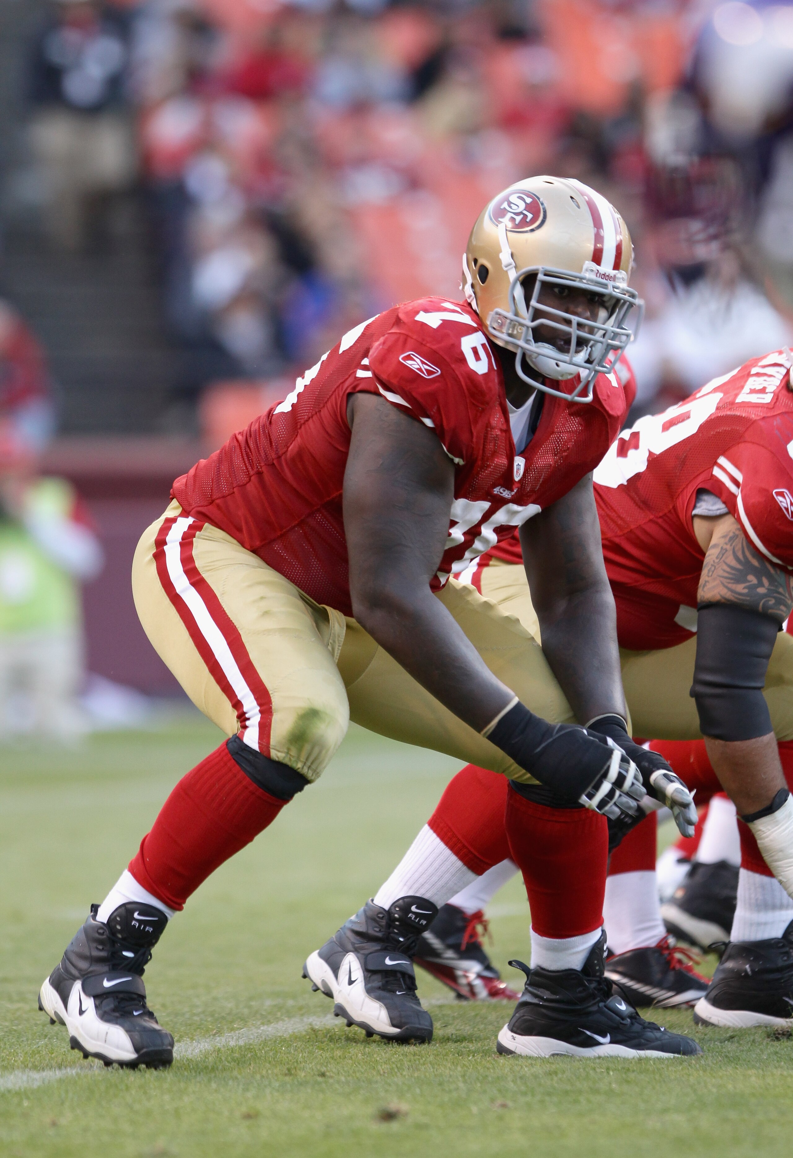 SAN FRANCISCO - AUGUST 22:  Anthony Davis #76 of the San Francisco 49ers in action against the Minnesota Vikings at Candlestick Park on August 22, 2010 in San Francisco, California.  (Photo by Ezra Shaw/Getty Images)
