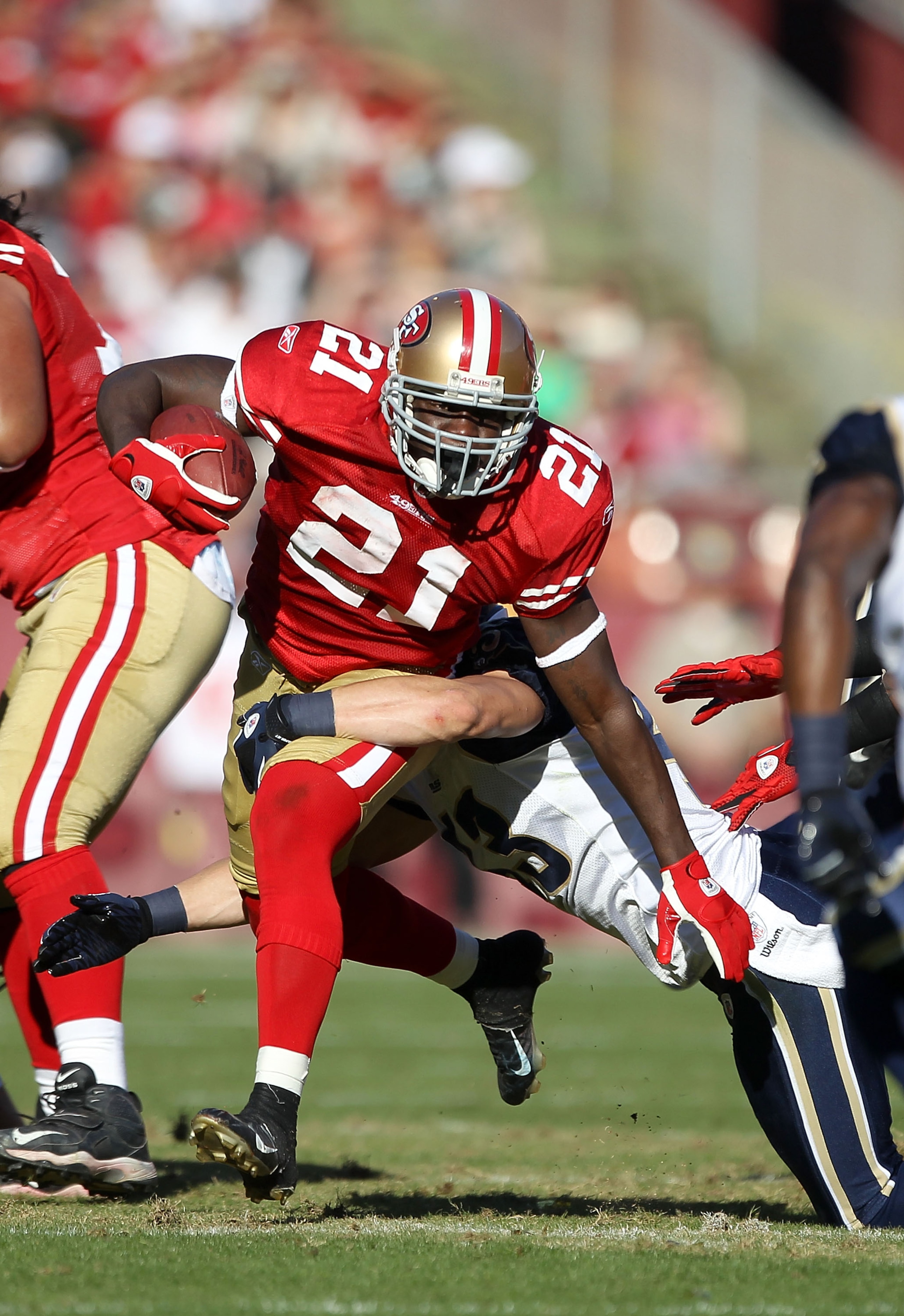 SAN FRANCISCO - NOVEMBER 14:  Frank Groe #21 of the San Francisco 49ers in action against the St. Louis Rams at Candlestick Park on November 14, 2010 in San Francisco, California.  (Photo by Ezra Shaw/Getty Images)