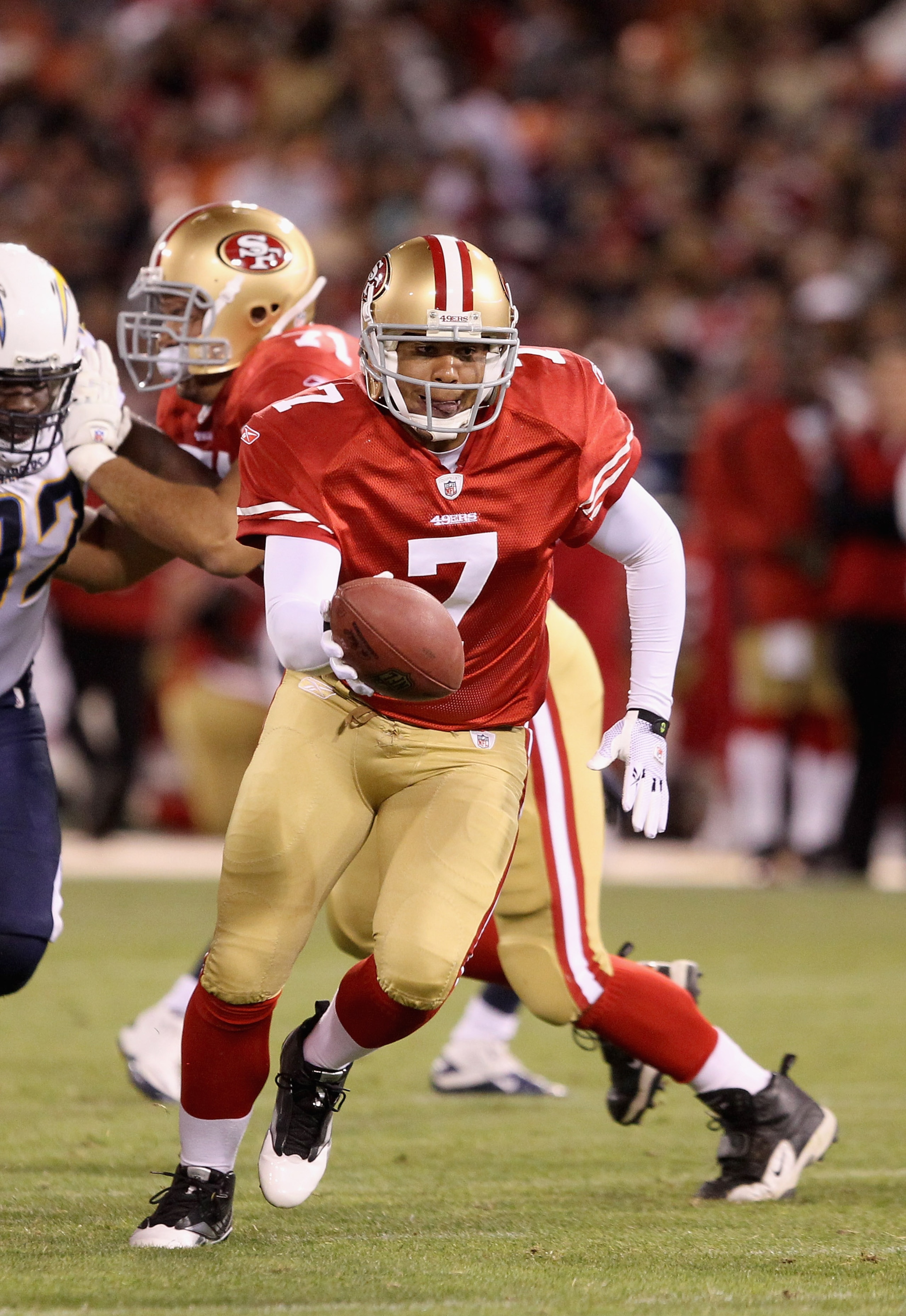 SAN FRANCISCO - SEPTEMBER 02:  Nate Davis #7 of the San Francisco 49ers in action during their game against the San Diego Chargers at Candlestick Park  on September 2, 2010 in San Francisco, California.  (Photo by Ezra Shaw/Getty Images)