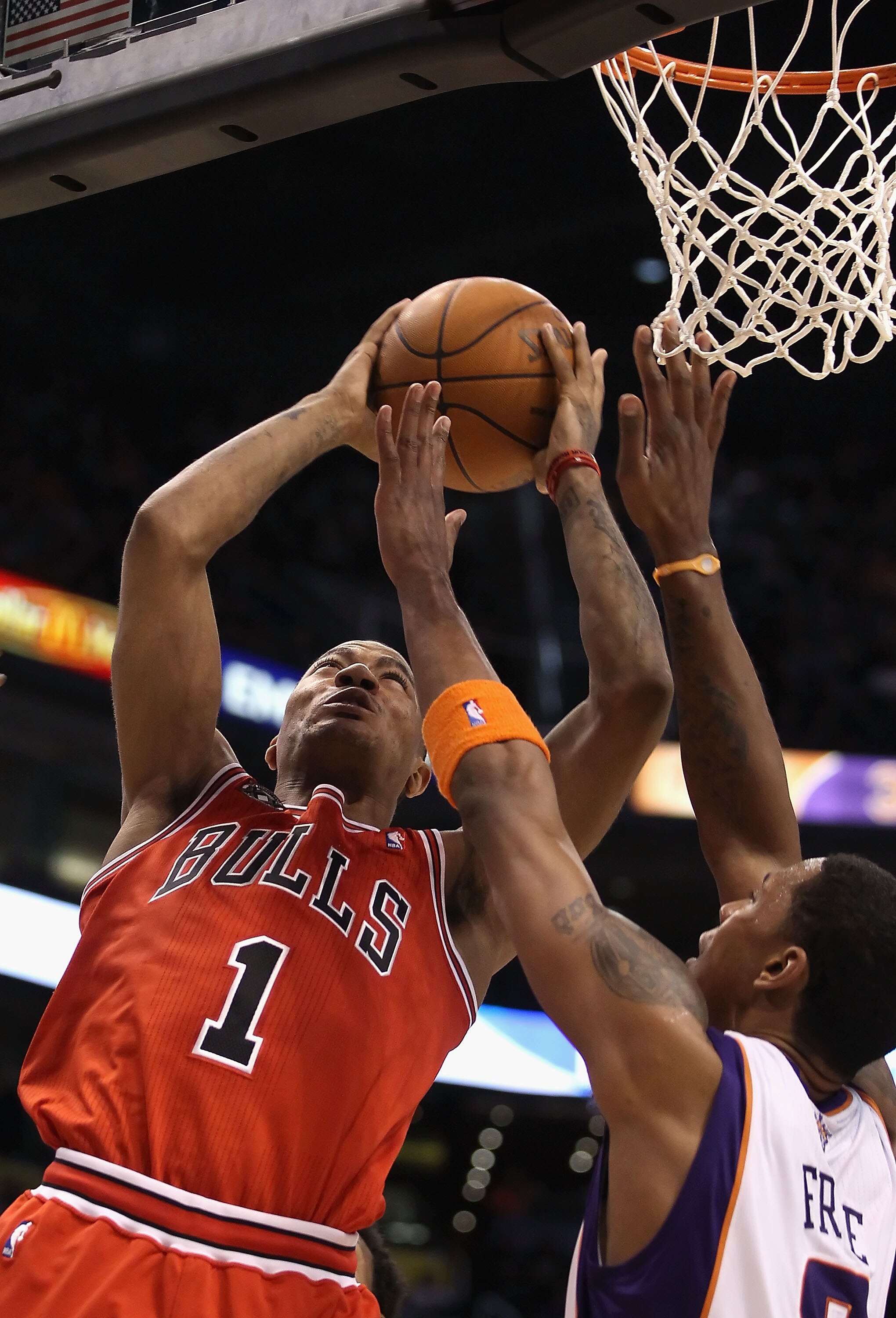 PHOENIX - NOVEMBER 24:  Derrick Rose #1 of the Chicago Bulls puts up a shot during the NBA game against the Phoenix Suns at US Airways Center on November 24, 2010 in Phoenix, Arizona. NOTE TO USER: User expressly acknowledges and agrees that, by downloadi