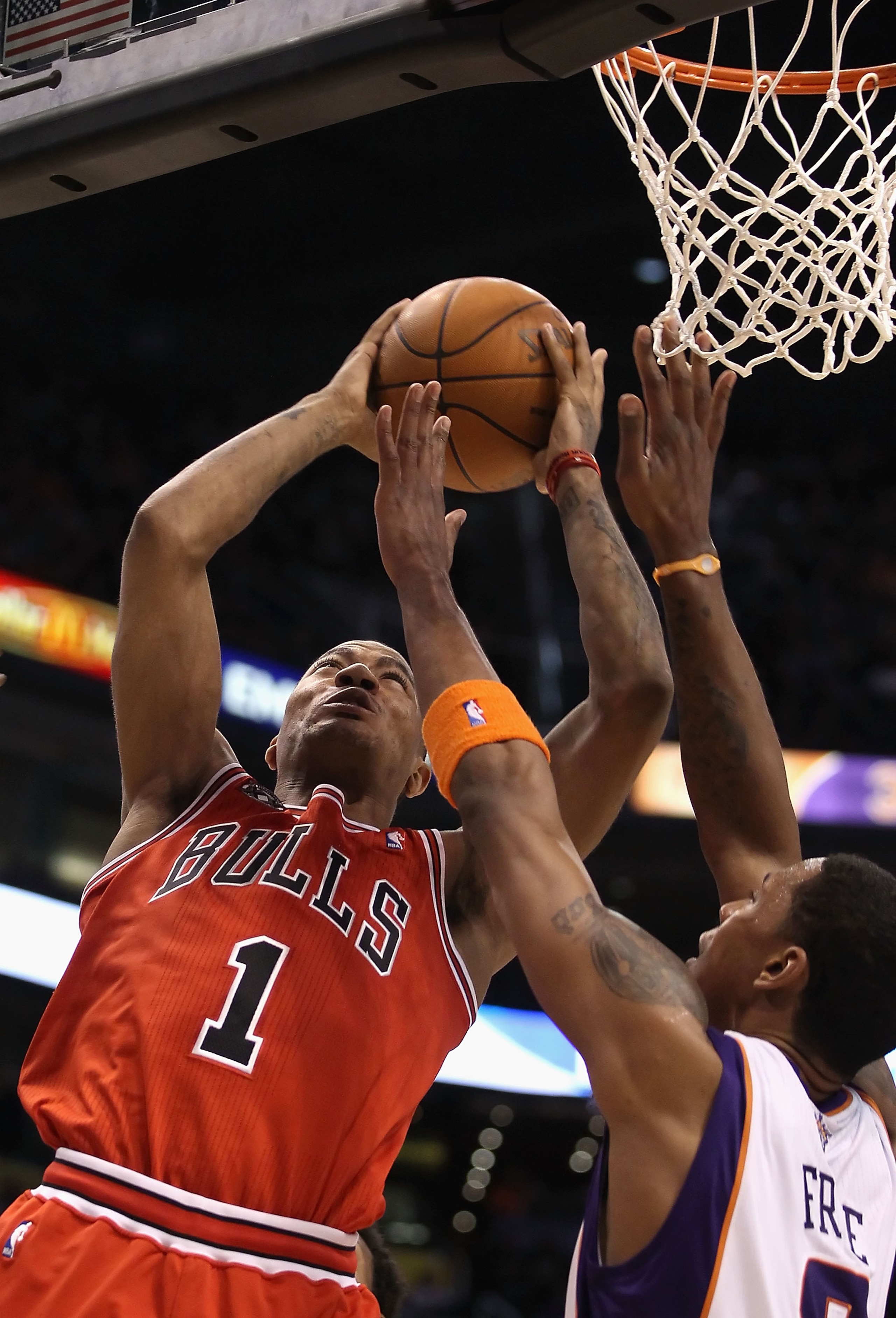 PHOENIX - NOVEMBER 24:  Derrick Rose #1 of the Chicago Bulls puts up a shot during the NBA game against the Phoenix Suns at US Airways Center on November 24, 2010 in Phoenix, Arizona. NOTE TO USER: User expressly acknowledges and agrees that, by downloadi