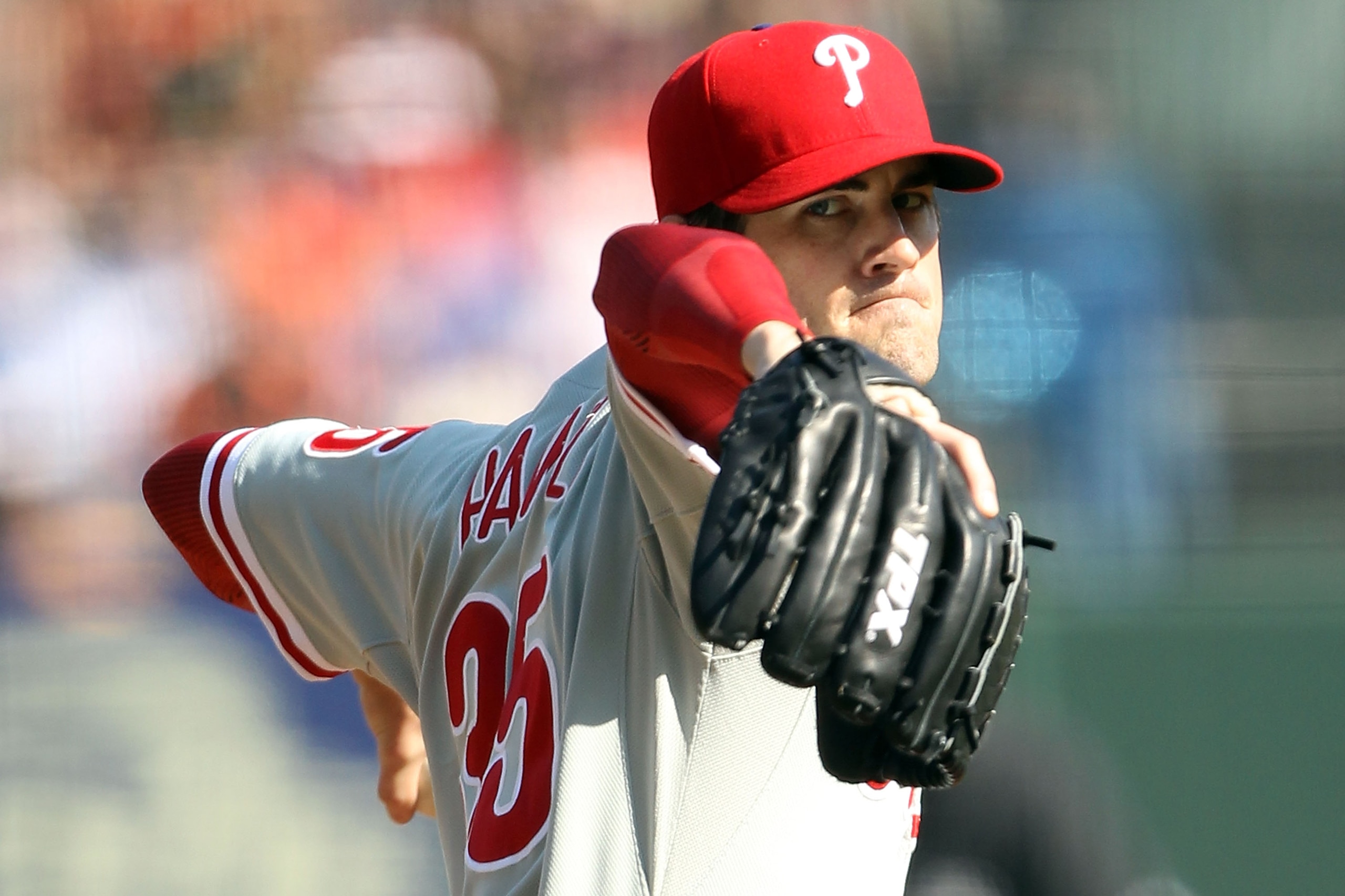 SAN FRANCISCO - OCTOBER 19:  Cole Hamels #35 of the Philadelphia Phillies pitches in the first inning against the San Francisco Giants in Game Three of the NLCS during the 2010 MLB Playoffs at AT&T Park on October 19, 2010 in San Francisco, California.  (