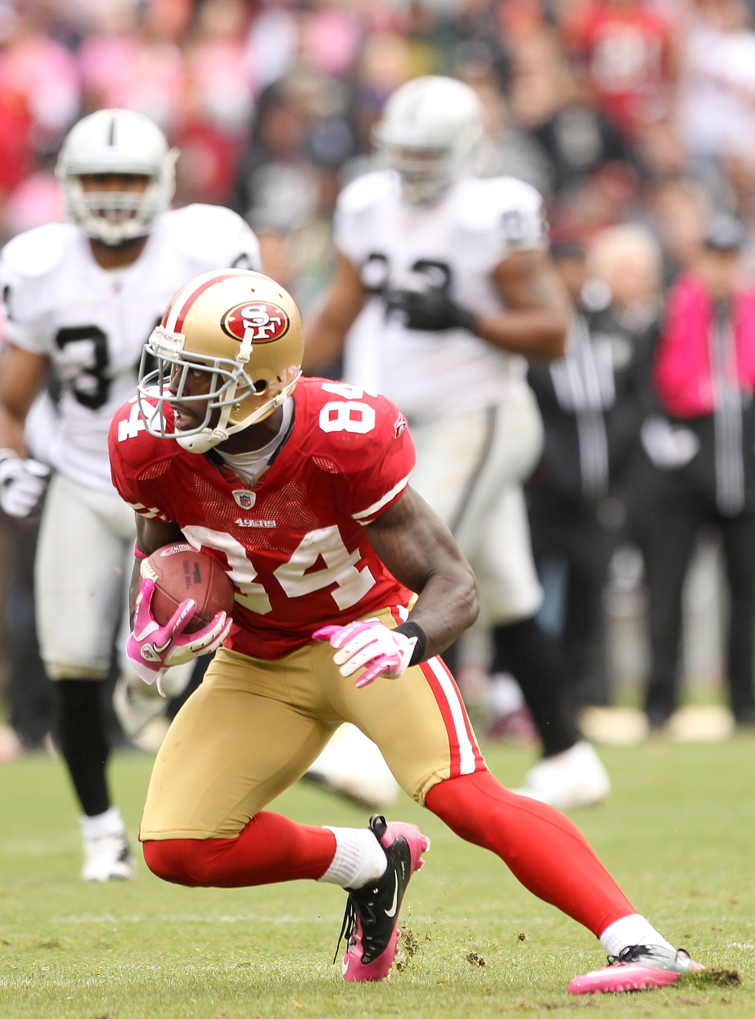 SAN FRANCISCO - OCTOBER 17: Josh Morgan #84 of the San Francisco 49ers in action against the Oakland Raiders at Candlestick Park on October 17, 2010 in San Francisco, California. (Photo by Ezra Shaw/Getty Images) SAN FRANCISCO - OCTOBER 17: Josh Morgan #84 of the San Francisco 49ers in action against the Oakland Raiders at Candlestick Park on October 17, 2010 in San Francisco, California. (Photo by Ezra Shaw/Getty Images)