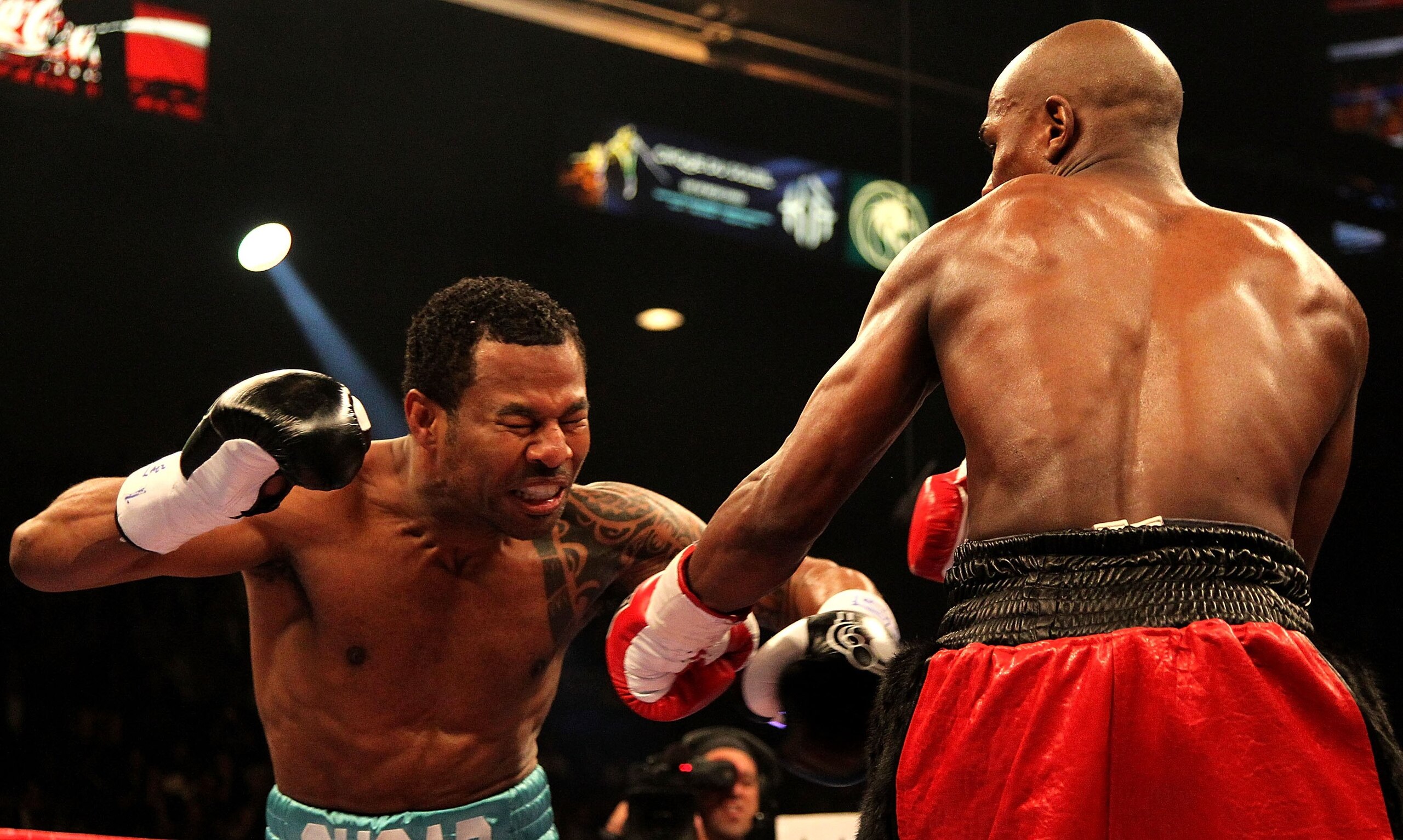 LAS VEGAS - MAY 01:  (R-L) Floyd Mayweather Jr. throws a left to the head of Shane Mosley during their welterweight fight at the MGM Grand Garden Arena on May 1, 2010 in Las Vegas, Nevada. Mayweather Jr. defeated Mosley by unanimous decison.  (Photo by Je