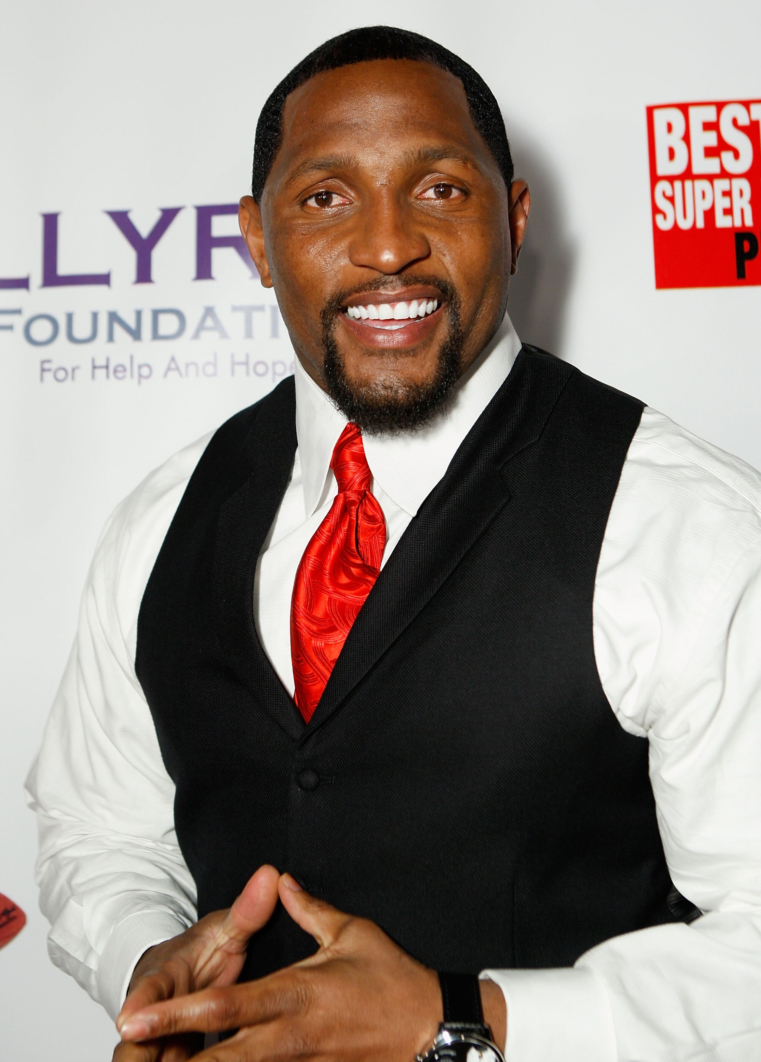PHOENIX - JANUARY 31:  NFL athlete Ray Lewis arrives to the 'Best Damn Super Bowl Party Period' at the Rockridge Estate on January 31, 2008 in Phoenix, Arizona.  (Photo by Michael Buckner/Getty Images for HollyRod Foundation)