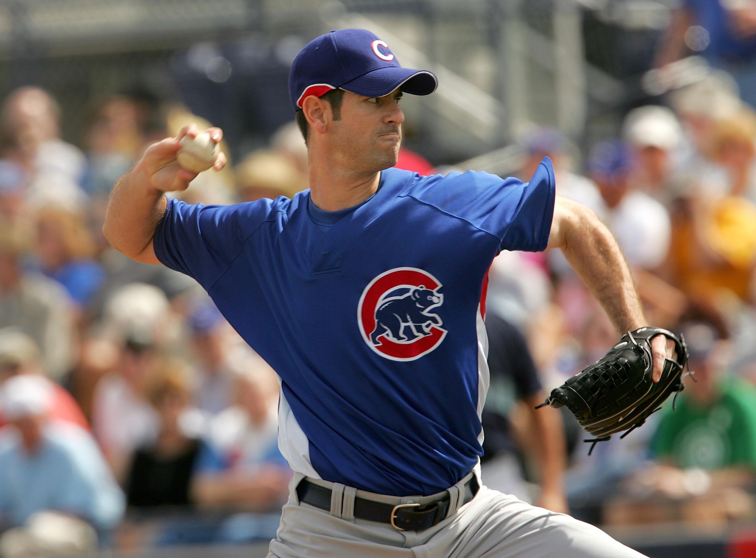 PEORIA, AZ - MARCH 5:  Pitcher Mark Prior #22 of the Chicago Cubs throws a pitch against the Seattle Mariners during Spring Training at Peoria Sports Complex March 5, 2007 in Peoria, Arizona.  (Photo by Stephen Dunn/Getty Images)