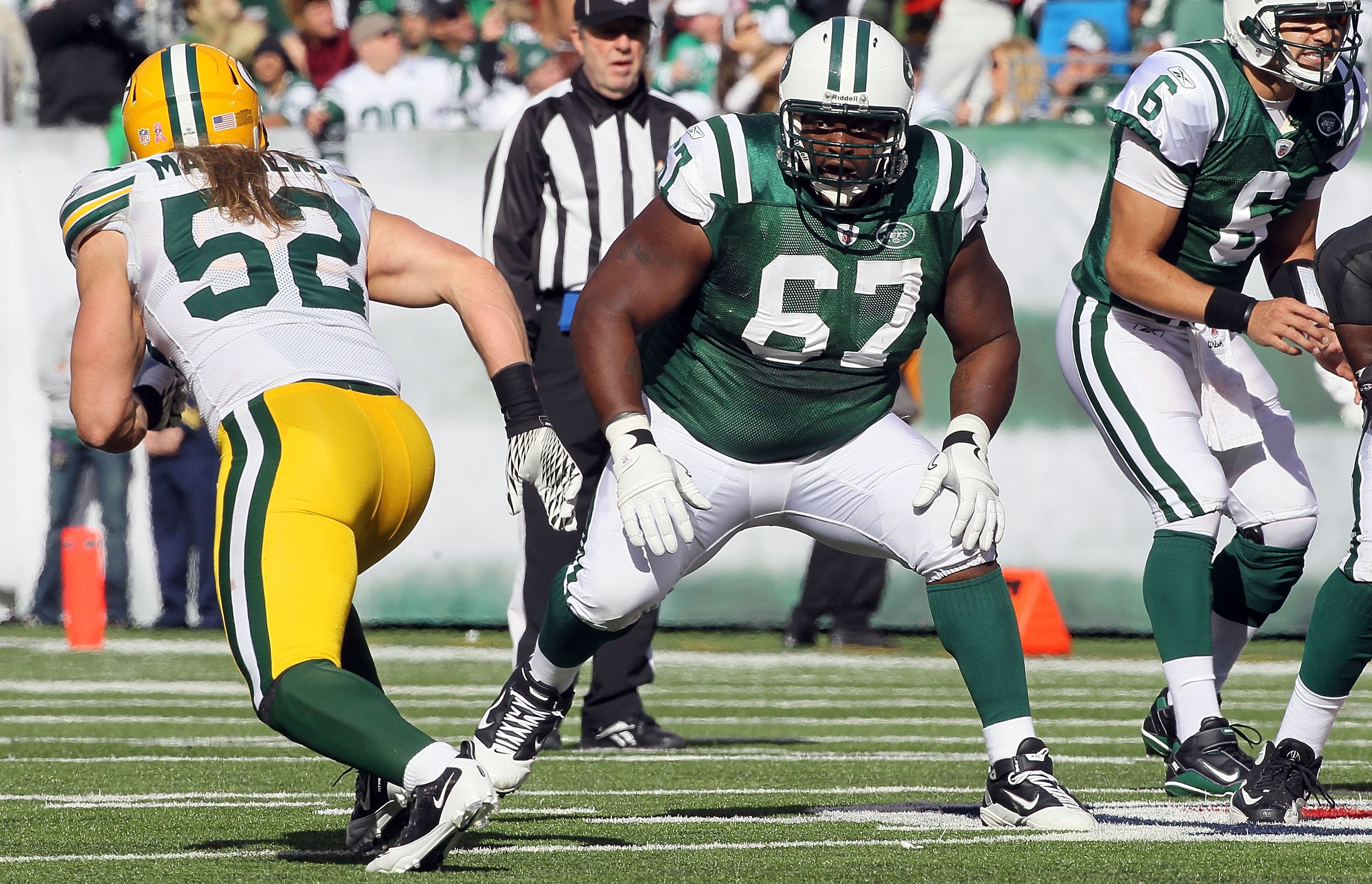 EAST RUTHERFORD, NJ - OCTOBER 31:  Damien Woody #67 of the New York Jets in action against the Green Bay Packers on October 31, 2010 at the New Meadowlands Stadium in East Rutherford, New Jersey. The Packers defeated the Jets 9-0.  (Photo by Jim McIsaac/G