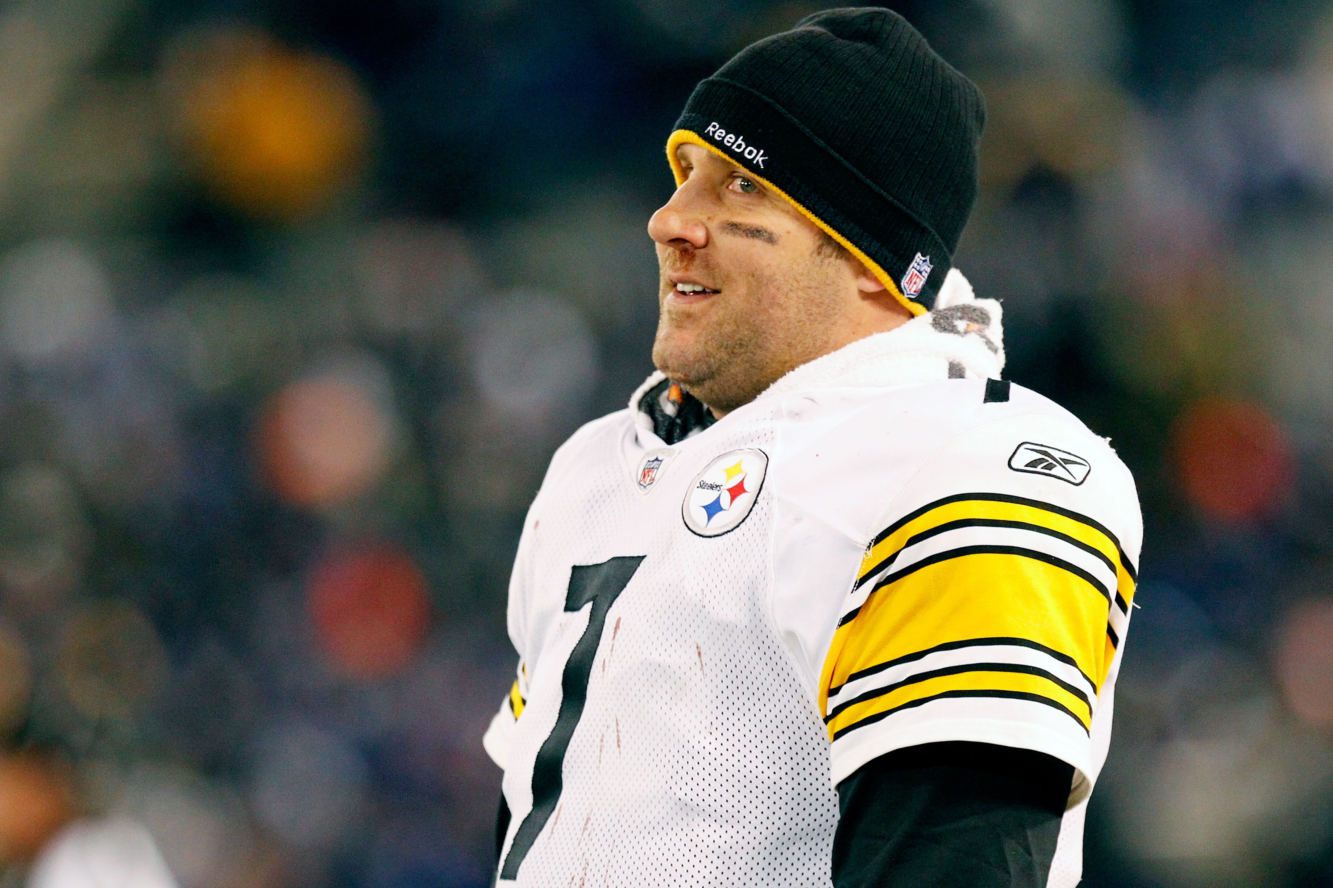 BALTIMORE, MD - DECEMBER 05: Quarterback Ben Roethlisberger #7 of the Pittsburgh Steelers looks on from the sidelines during the fourth quarter of the game against the Baltimore Ravens at M&T Bank Stadium on December 5, 2010 in Baltimore, Maryland. Pitts BALTIMORE, MD - DECEMBER 05: Quarterback Ben Roethlisberger #7 of the Pittsburgh Steelers looks on from the sidelines during the fourth quarter of the game against the Baltimore Ravens at M&T Bank Stadium on December 5, 2010 in Baltimore, Maryland. Pitts