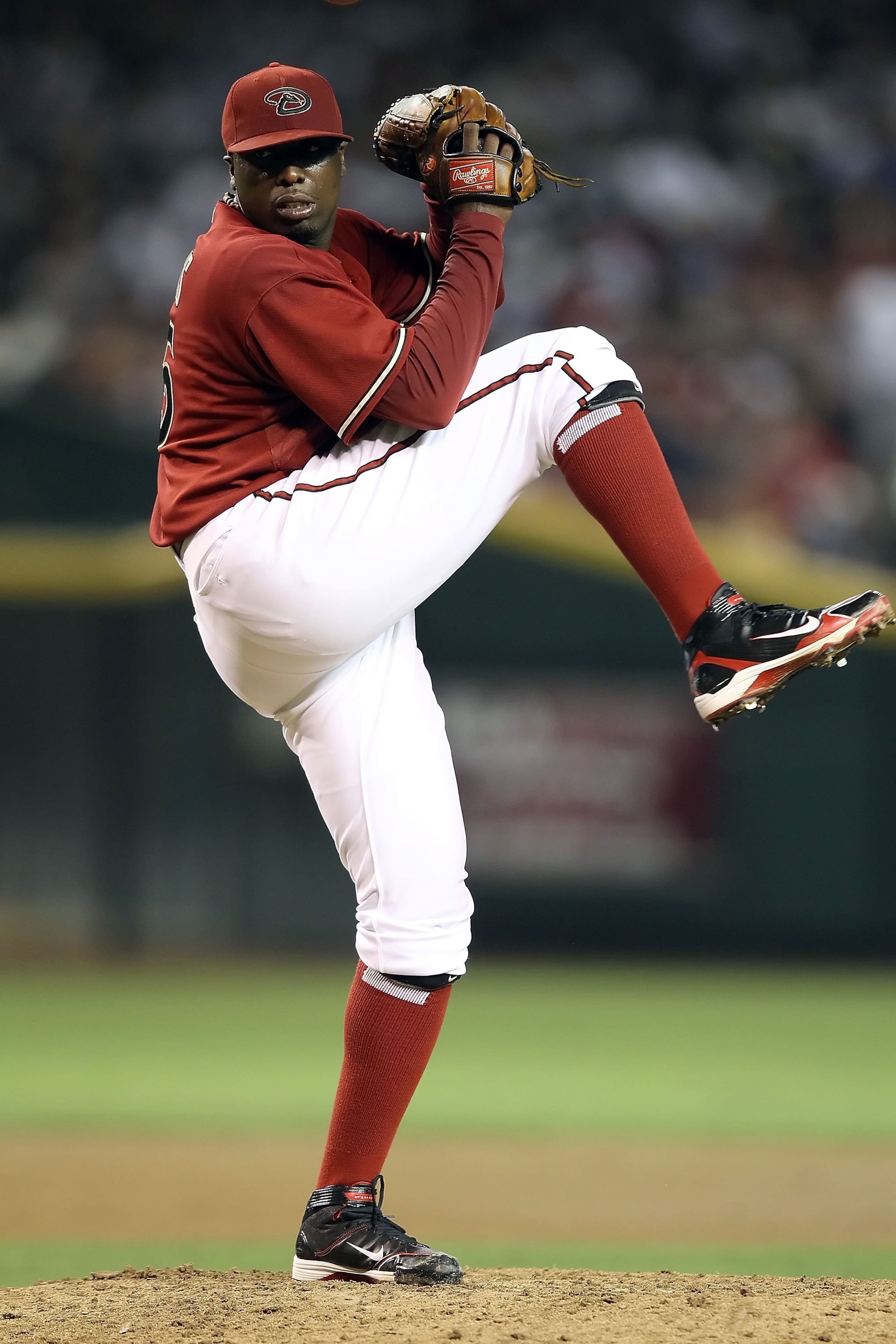 PHOENIX - JUNE 23:  Starting pitcher Dontrelle Willis #35 of the Arizona Diamondbacks pitches against the New York Yankees during the Major League Baseball game at Chase Field on June 23, 2010 in Phoenix, Arizona.  The Yankees defeated the Diamondbacks 6-
