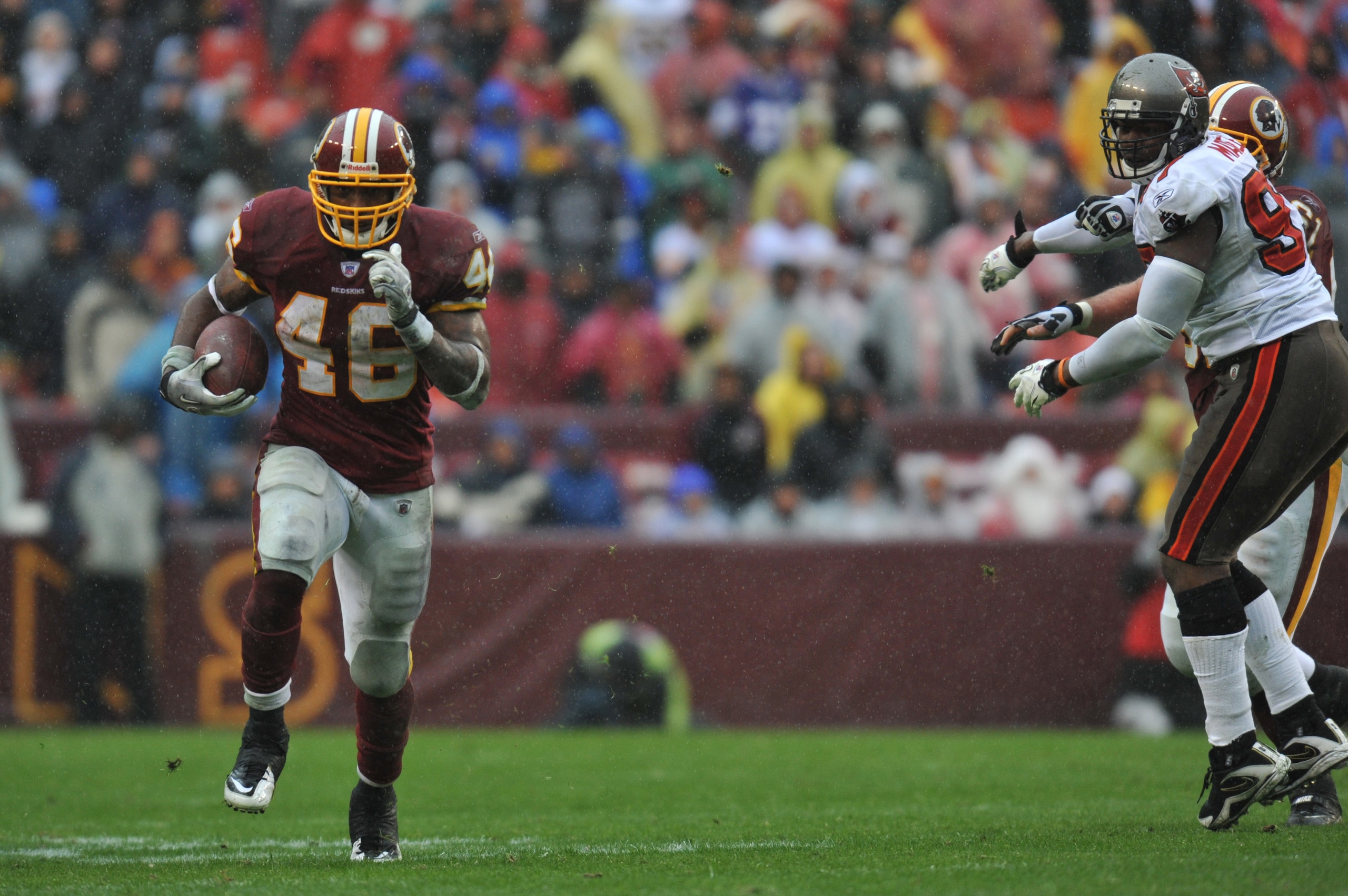 LANDOVER, MD - DECEMBER 12:  Ryan Torain #46 of the Washington Redskins runs the ball against the Tampa Bay Buccaneers  at FedExField on December 12, 2010 in Landover, Maryland. The Buccaneers defeated the Redskins 17-16. (Photo by Larry French/Getty Imag