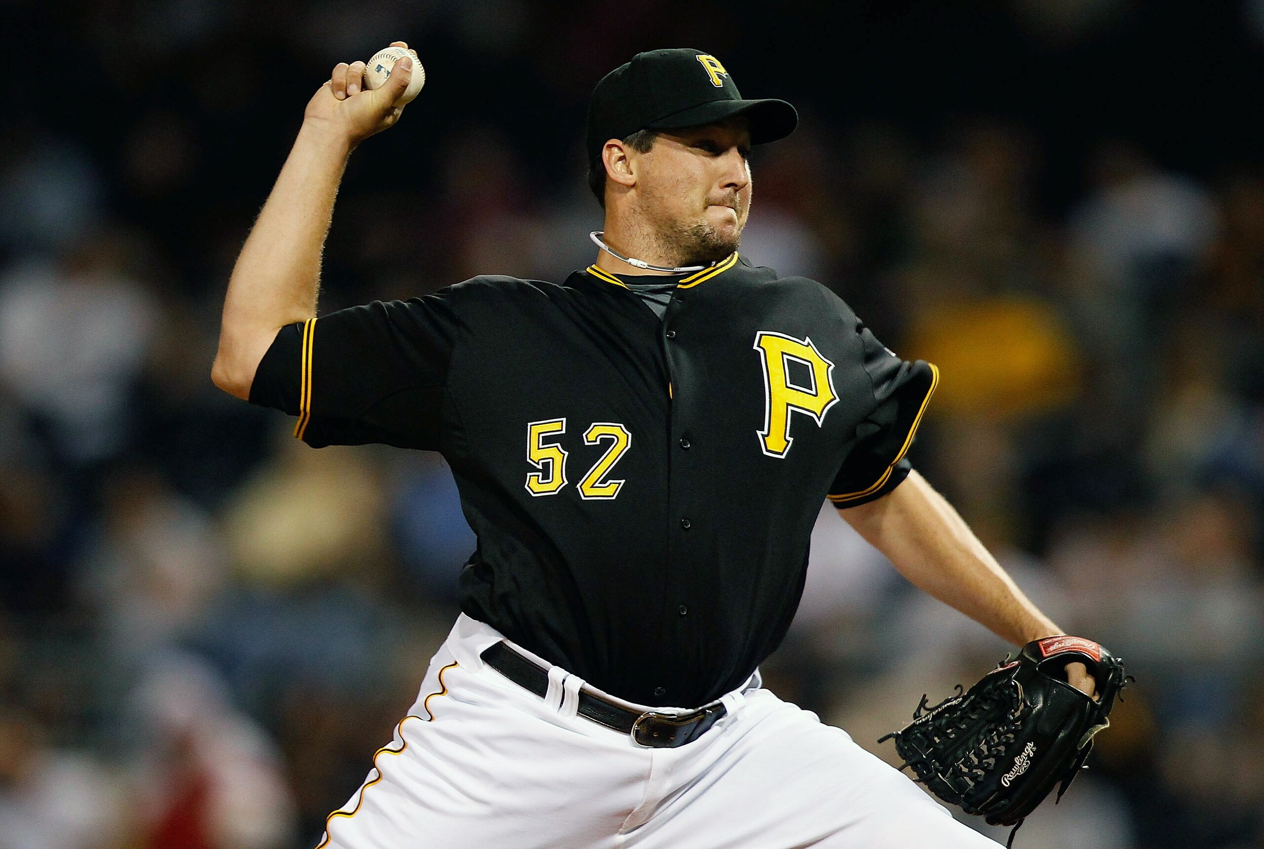 PITTSBURGH - SEPTEMBER 21: Joel Hanrahan #52 of the Pittsburgh Pirates pitches against the St Louis Cardinals during the game on September 21, 2010 at PNC Park in Pittsburgh, Pennsylvania. (Photo by Jared Wickerham/Getty Images) PITTSBURGH - SEPTEMBER 21: Joel Hanrahan #52 of the Pittsburgh Pirates pitches against the St Louis Cardinals during the game on September 21, 2010 at PNC Park in Pittsburgh, Pennsylvania. (Photo by Jared Wickerham/Getty Images)