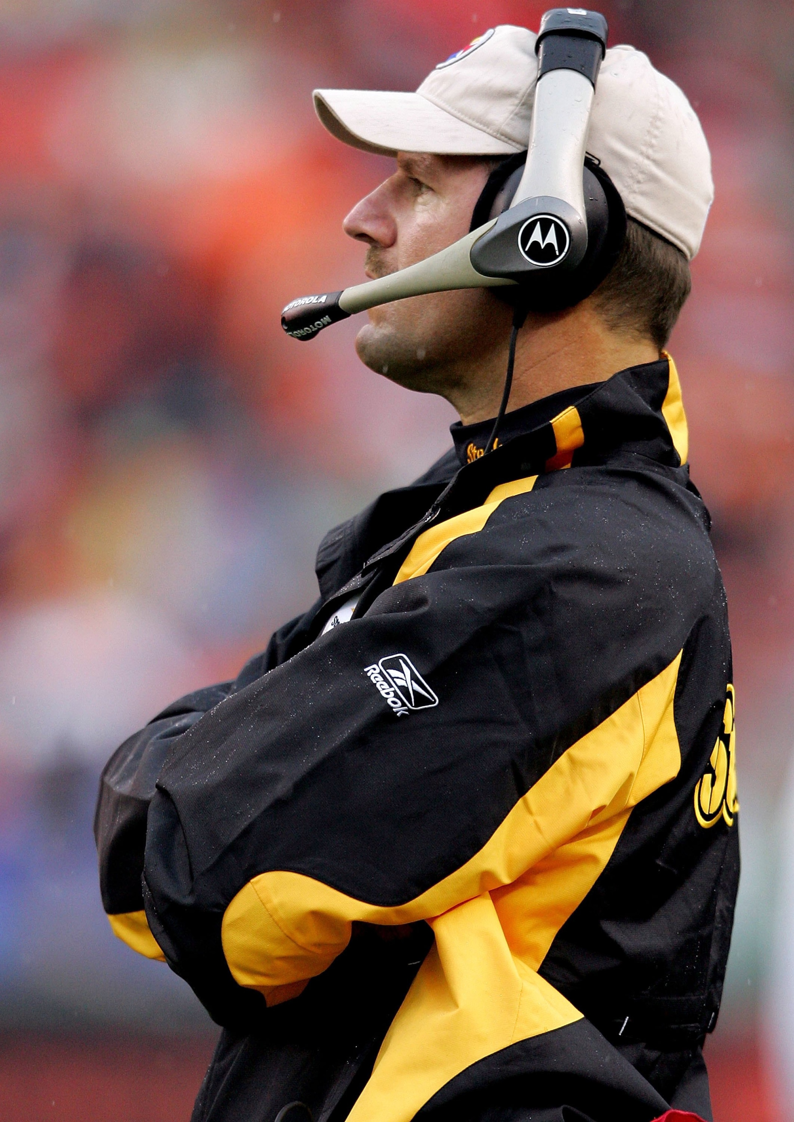 CINCINNATI - DECEMBER 31: Head coach Bill Cowher of the Pittsburgh Steelers watches as his team plays the Cincinnati Bengals on December 31, 2006 at Paul Brown Stadium in Cincinnati, Ohio. The Steelers defeated the Bengals 23-17. (Photo by Matthew Stock CINCINNATI - DECEMBER 31: Head coach Bill Cowher of the Pittsburgh Steelers watches as his team plays the Cincinnati Bengals on December 31, 2006 at Paul Brown Stadium in Cincinnati, Ohio. The Steelers defeated the Bengals 23-17. (Photo by Matthew Stock