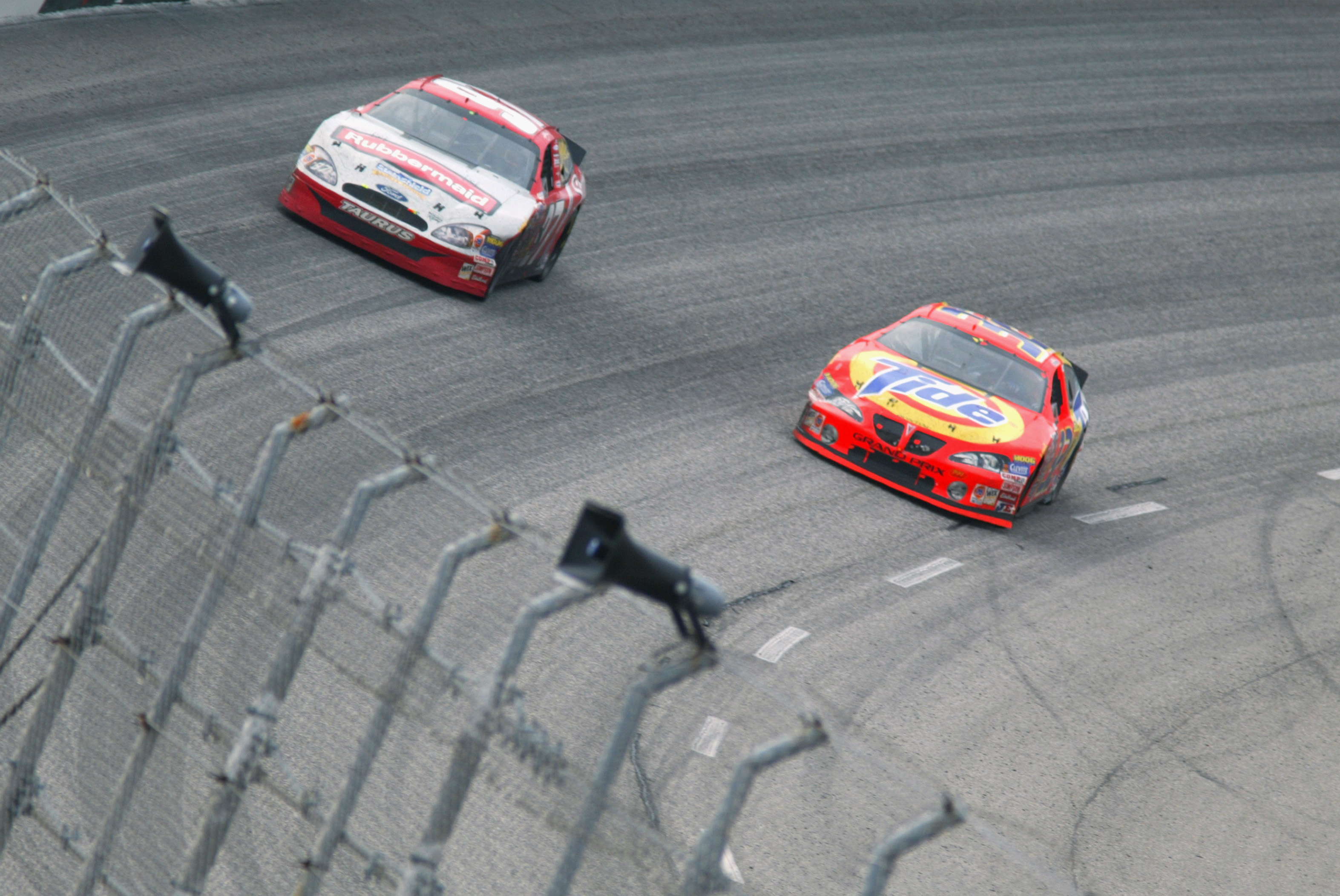 The 2003 Darlington finish was a classic finish at a classic track.