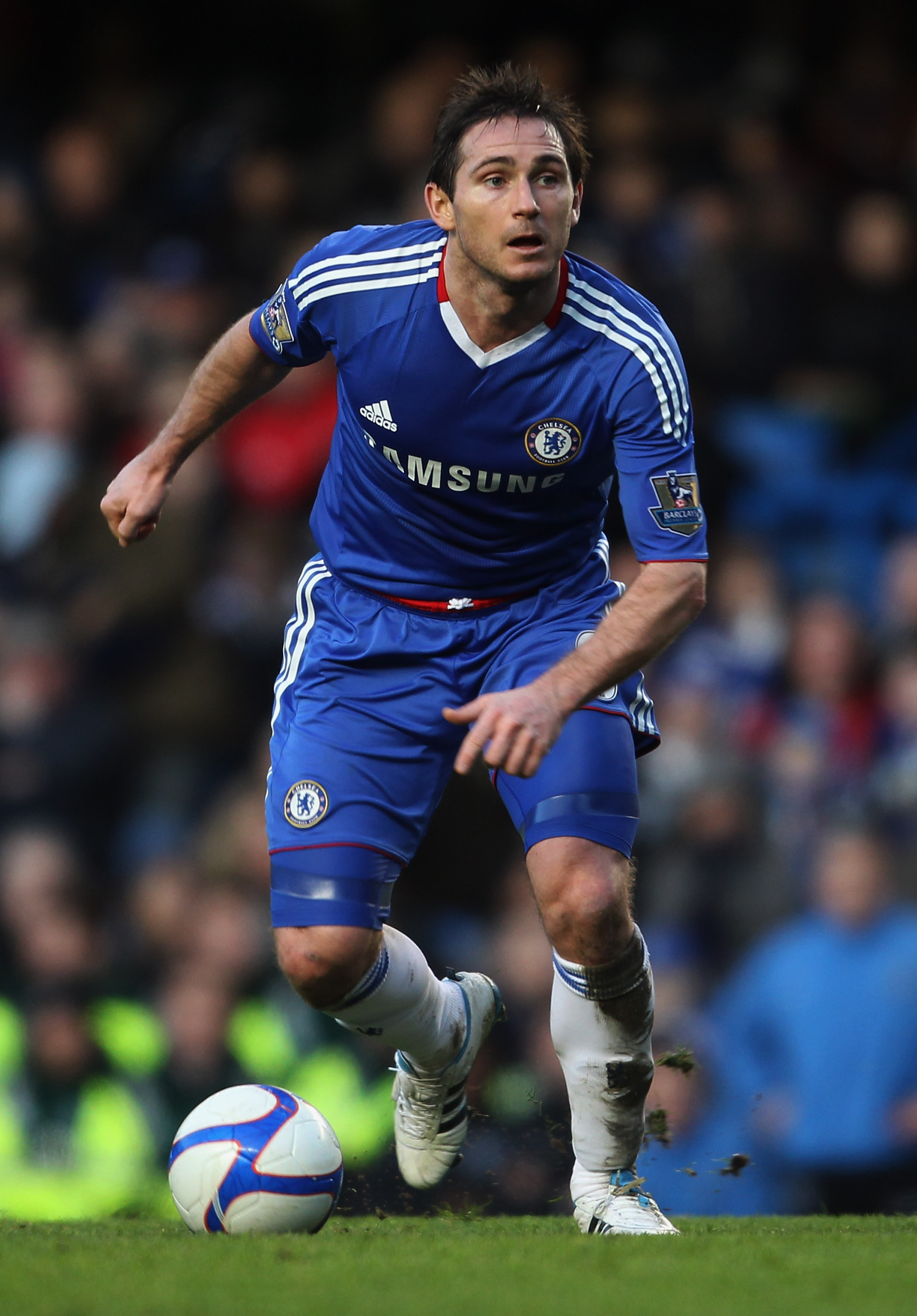 LONDON, ENGLAND - JANUARY 09:  Frank Lampard of Chelsea in action during the FA Cup sponsored by E.ON 3rd round match between Chelsea and Ipswich Town at Stamford Bridge on January 9, 2011 in London, England.  (Photo by Scott Heavey/Getty Images)