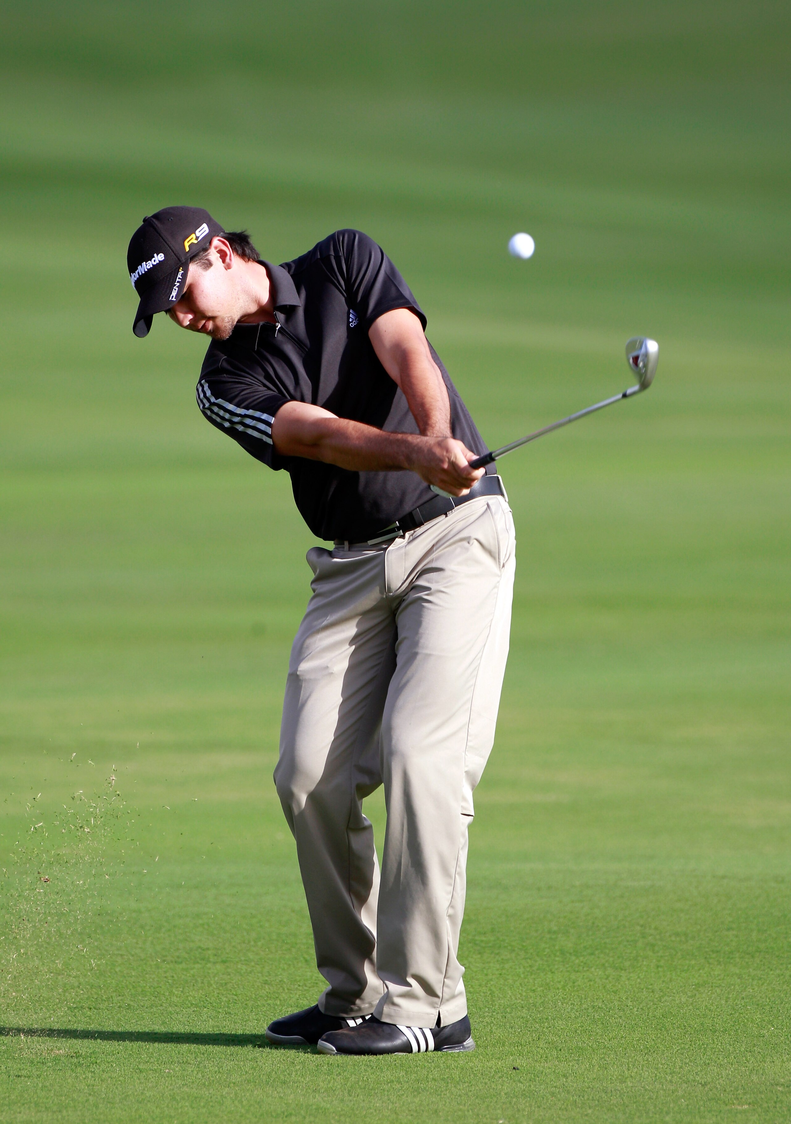 KAPALUA, HI - JANUARY 04:  Jason Day of Australia hits a shot during a practice round prior to the Hyundai Tournament of Champions at the Plantation course on January 4, 2011 in Kapalua, Hawaii.  (Photo by Sam Greenwood/Getty Images)
