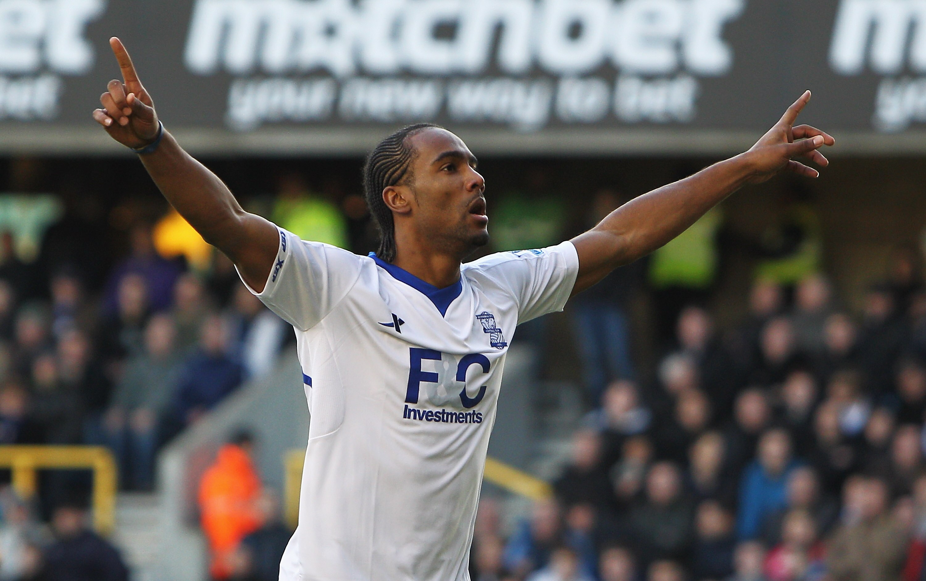 LONDON, ENGLAND - JANUARY 08: Cameron Jerome of Birmingham City celebrates scoring Birmingham's fourth goal during the FA Cup sponsored by E.ON 3rd Round match between Millwall and Birmingham City at The Den on January 8, 2011 in London, England.  (Photo