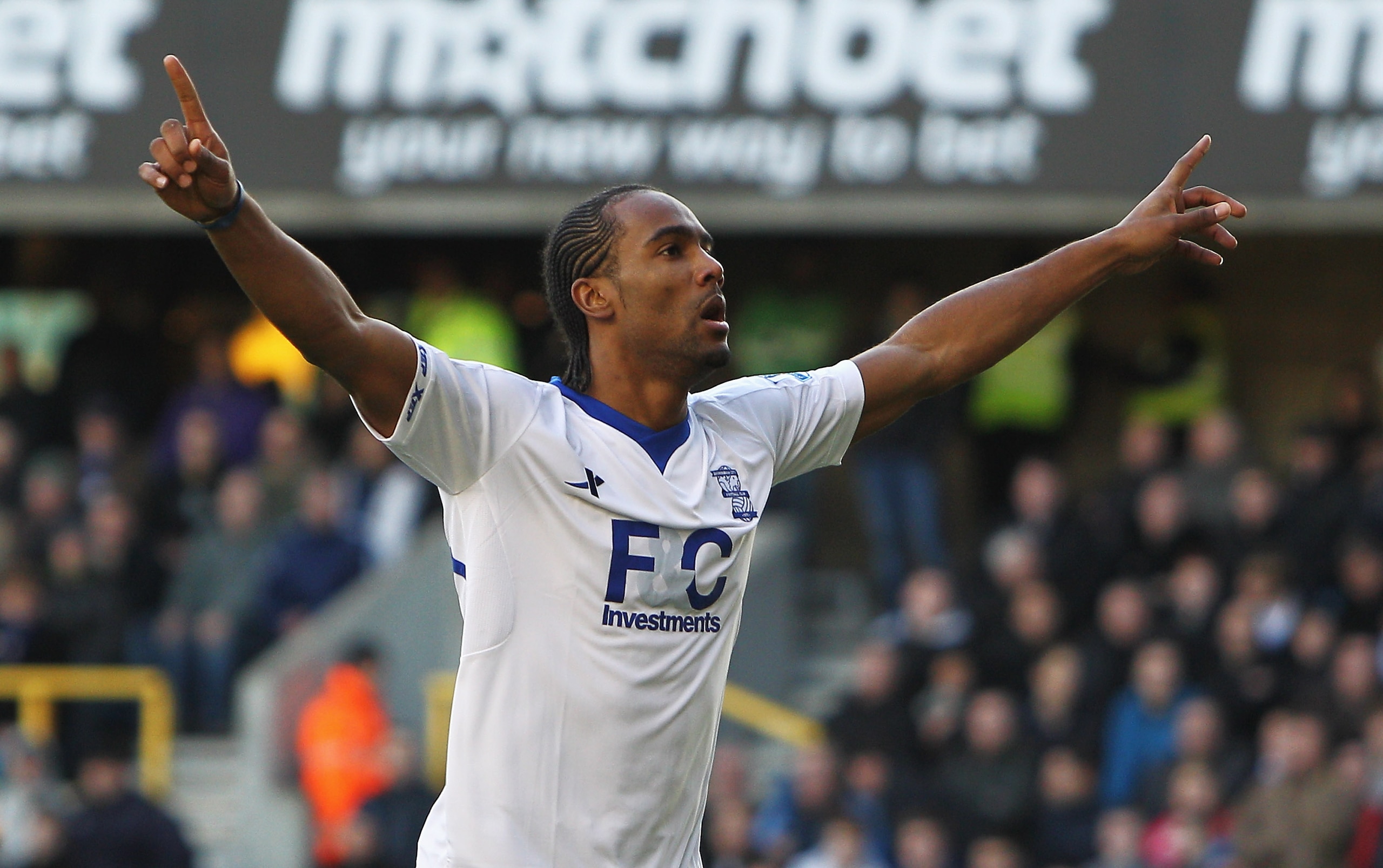 LONDON, ENGLAND - JANUARY 08: Cameron Jerome of Birmingham City celebrates scoring Birmingham's fourth goal during the FA Cup sponsored by E.ON 3rd Round match between Millwall and Birmingham City at The Den on January 8, 2011 in London, England.  (Photo