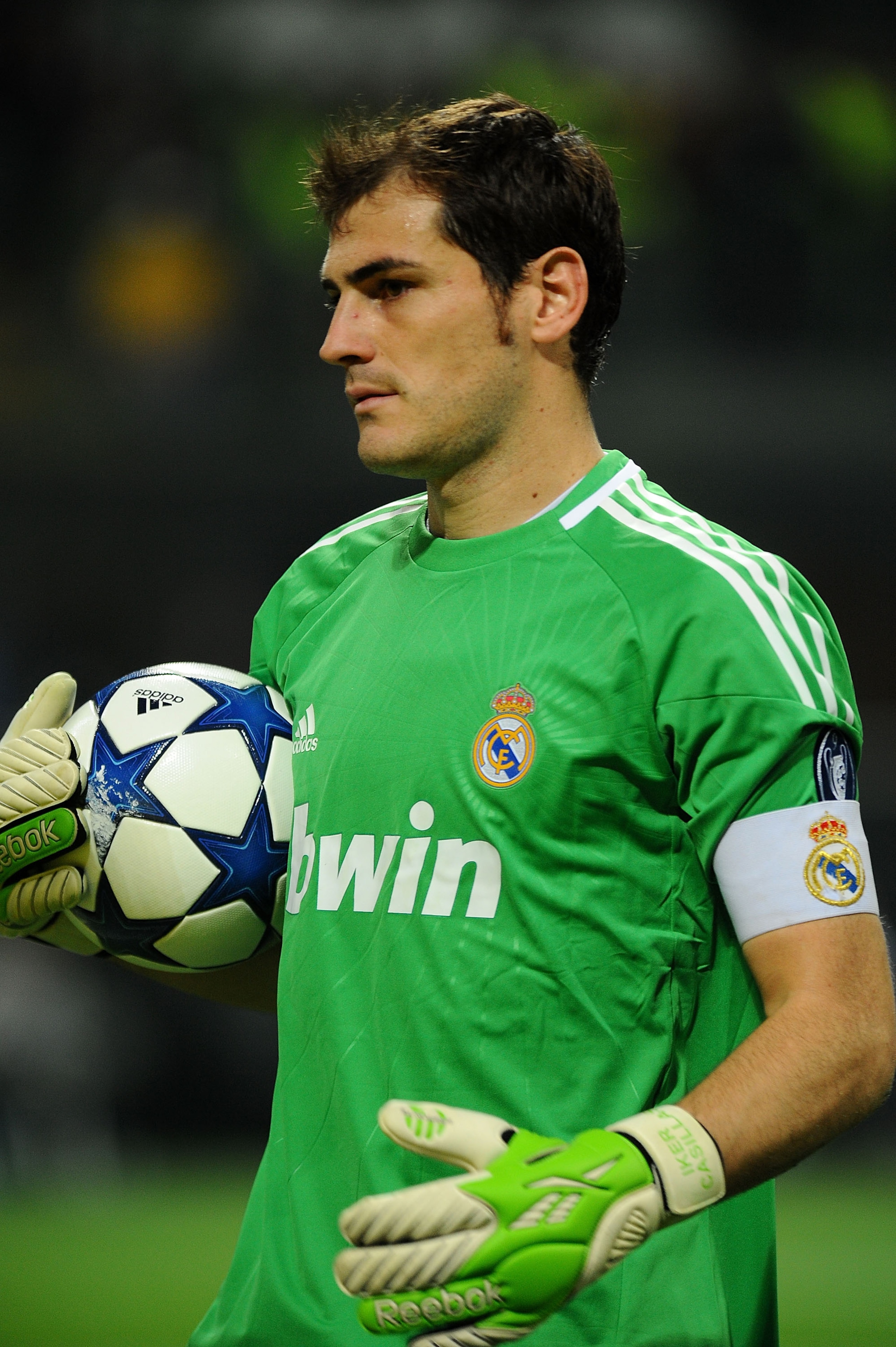 MILAN, ITALY - NOVEMBER 03: Iker Casillas of Real Madrid in action during the UEFA Champions League group G match between AC Milan and Real Madrid at Stadio Giuseppe Meazza on November 3, 2010 in Milan, Italy. (Photo by Massimo Cebrelli/Getty Images)