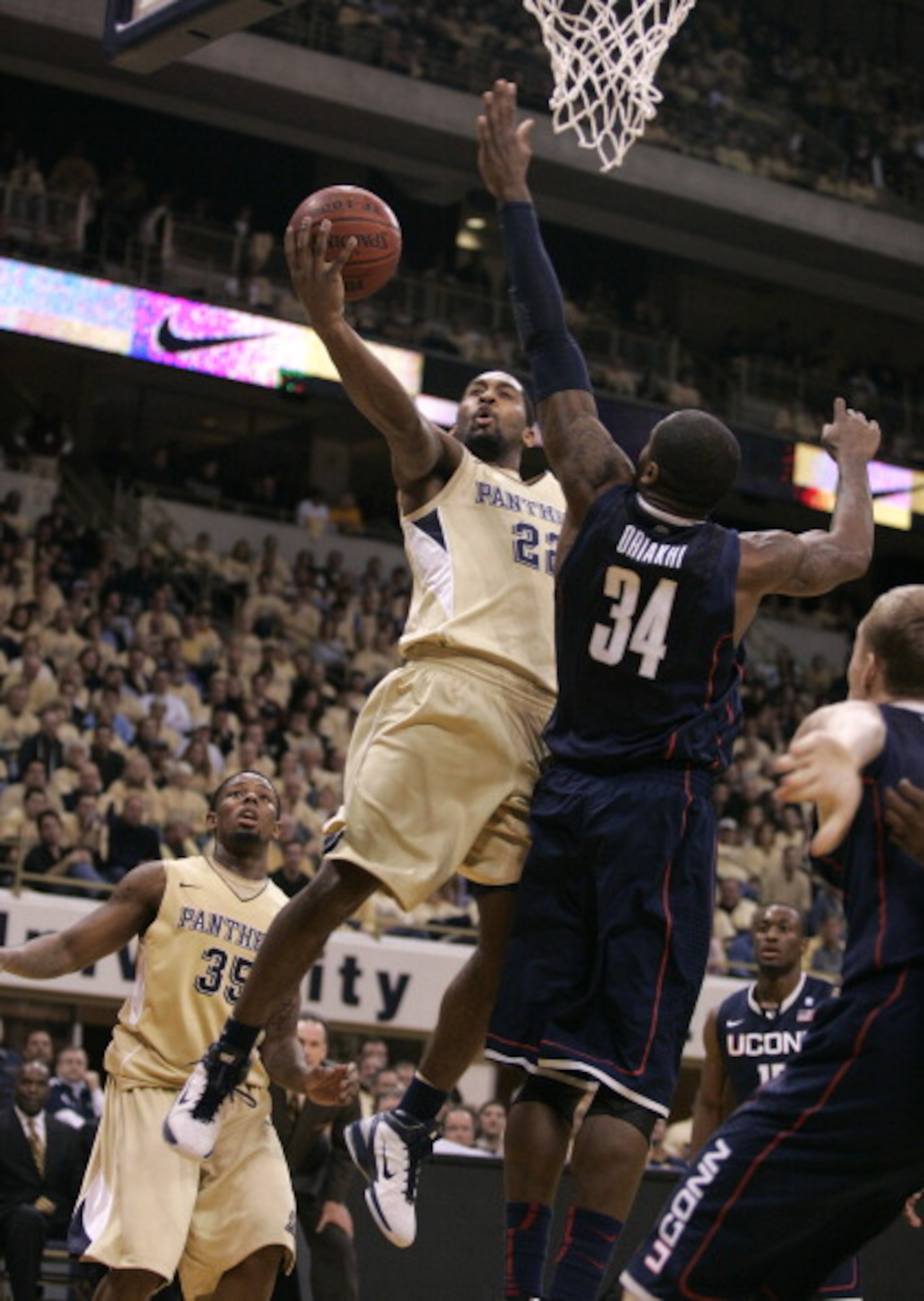 PITTSBURGH, PA - DECEMBER 27:  Brad Wanamaker #22 of the Pittsburgh Panthers lays one in against the Connecticut Huskies at Petersen Events Center on December 27, 2010 in Pittsburgh, Pennsylvania.  Pittsburgh defeated Connecticut 78-64.  (Photo by Justin