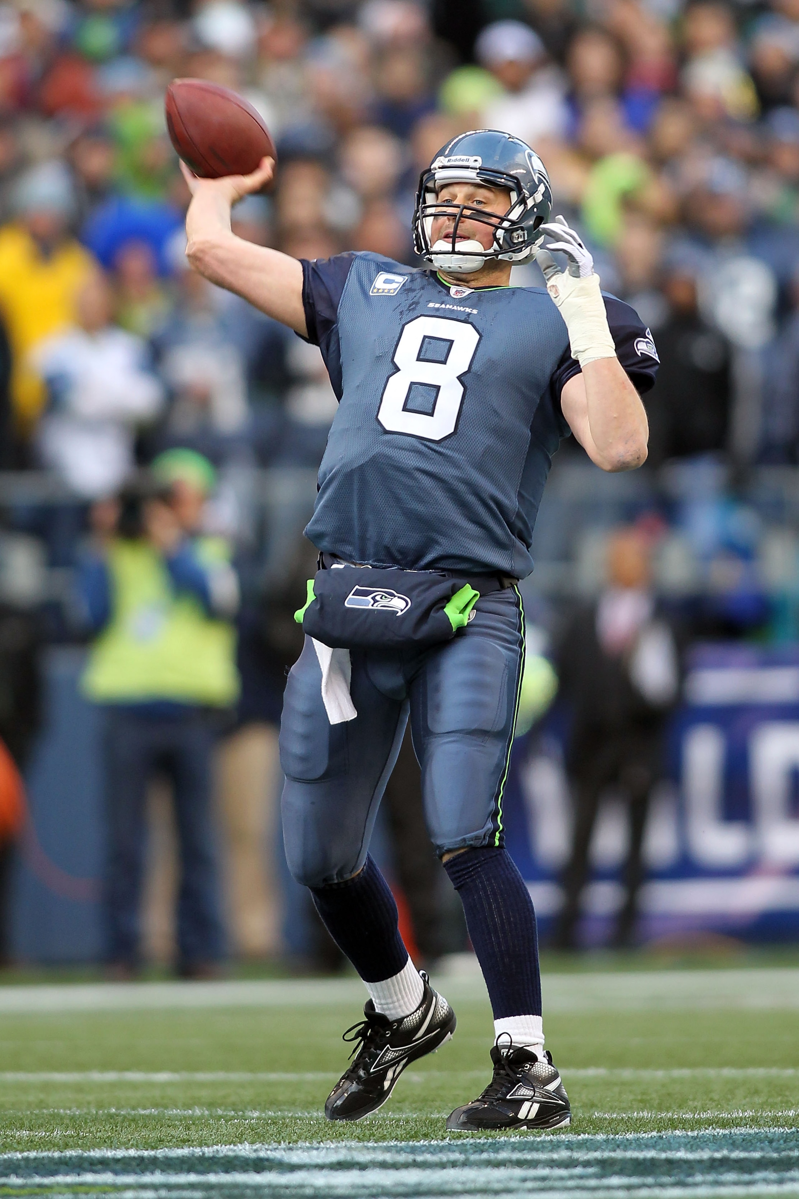 SEATTLE, WA - JANUARY 08: Quarterback Matt Hasselbeck #8 of the Seattle Seahawks throws a 45-yard touchdown pass to Brandon Stokley #15 in the second quarter against the New Orleans Saints during the 2011 NFC wild-card playoff game at Qwest Field on Janu SEATTLE, WA - JANUARY 08: Quarterback Matt Hasselbeck #8 of the Seattle Seahawks throws a 45-yard touchdown pass to Brandon Stokley #15 in the second quarter against the New Orleans Saints during the 2011 NFC wild-card playoff game at Qwest Field on Janu