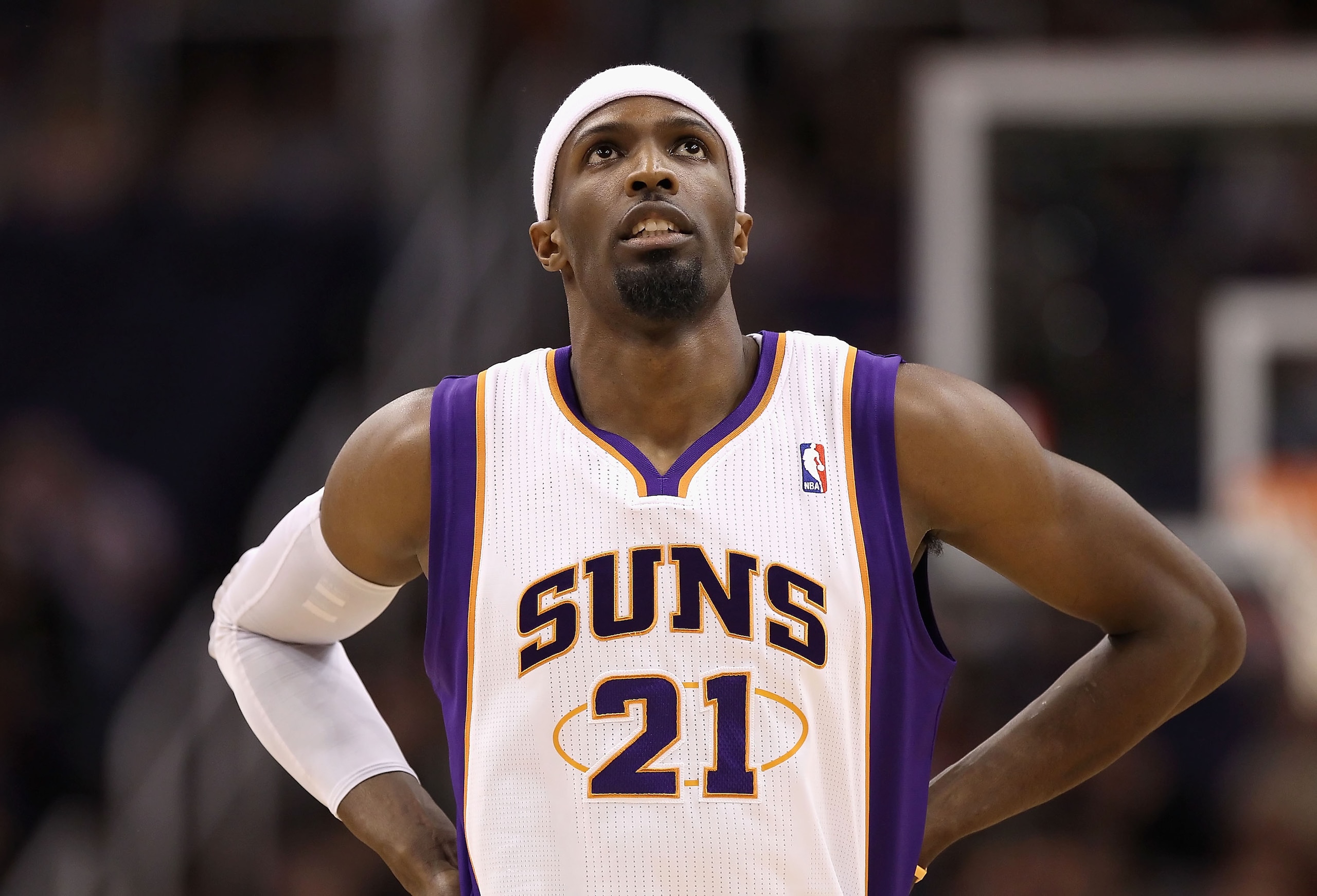 PHOENIX - DECEMBER 10:  Hakim Warrick #21 of the Phoenix Suns during the NBA game against the Portland Trail Blazers at US Airways Center on December 10, 2010 in Phoenix, Arizona. The Trail Blazers defeated the Suns 101-94.  NOTE TO USER: User expressly a